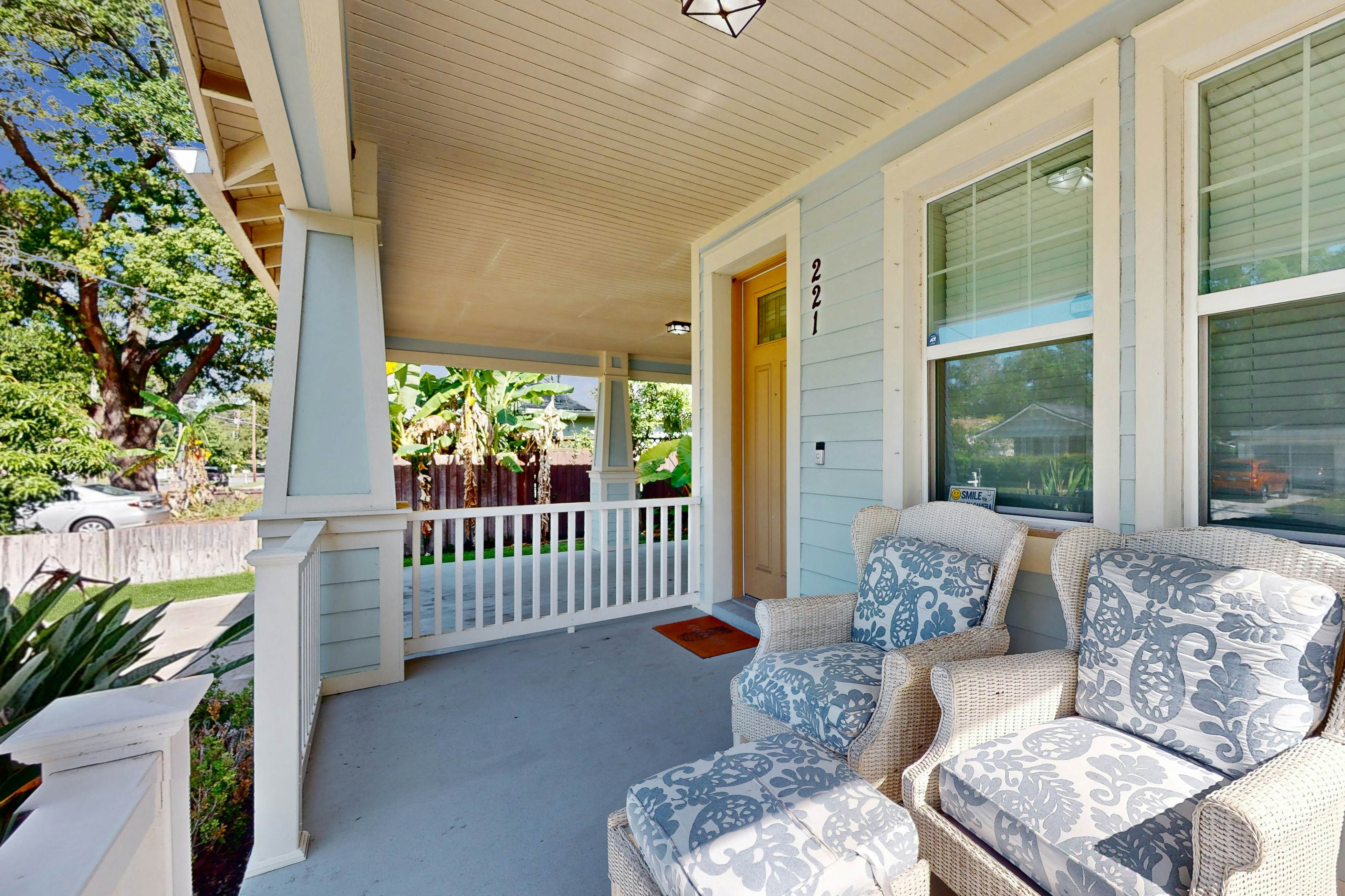 Brand-New Luxury Home w/ Pool Spa, Washer/Dryer, & Gourmet Kitchen