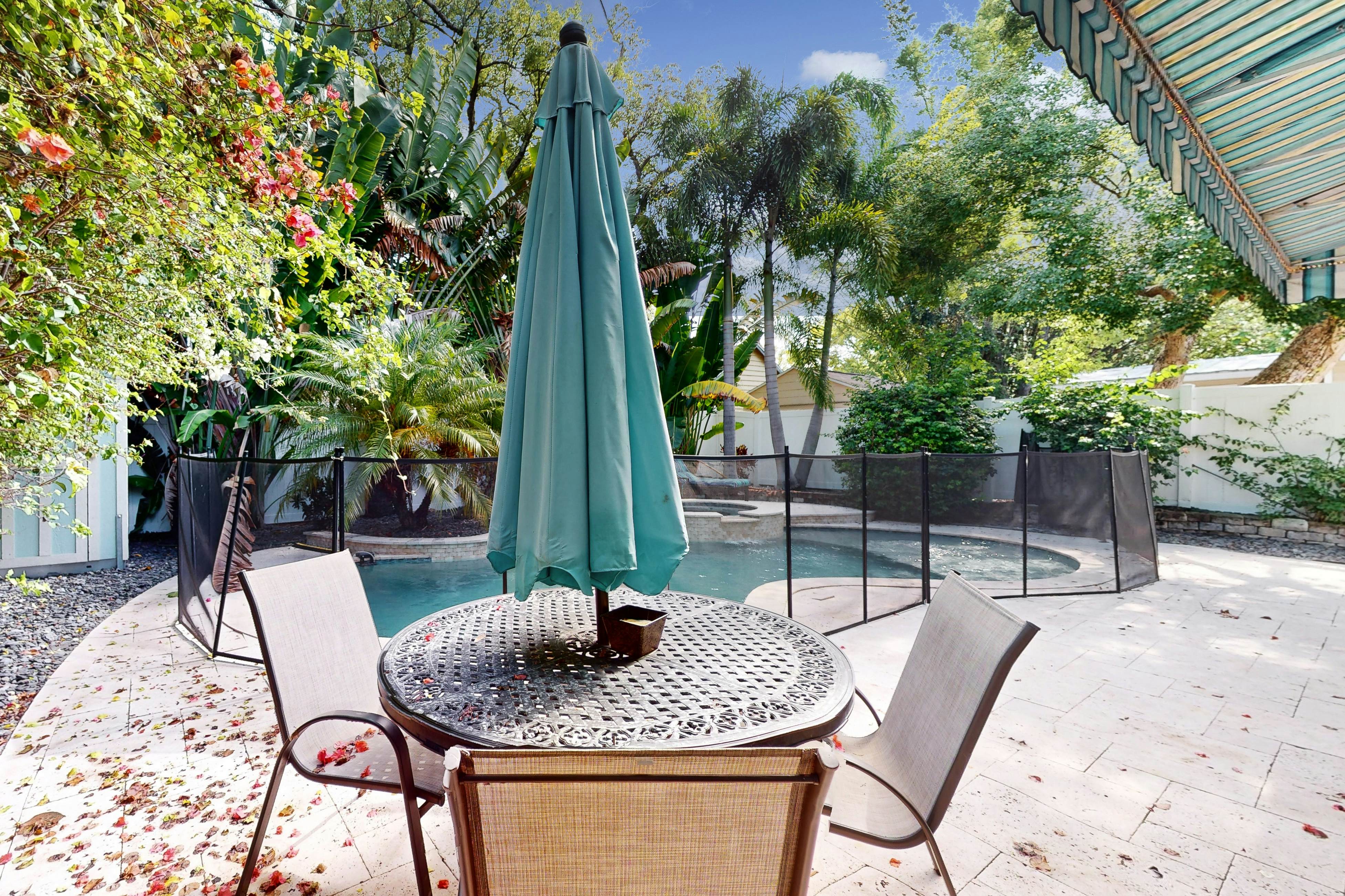 Brand-New Luxury Home w/ Pool Spa, Washer/Dryer, & Gourmet Kitchen