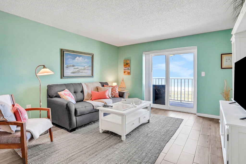 Gulf front condo near golf with beach access and heated pool snowbird friendly