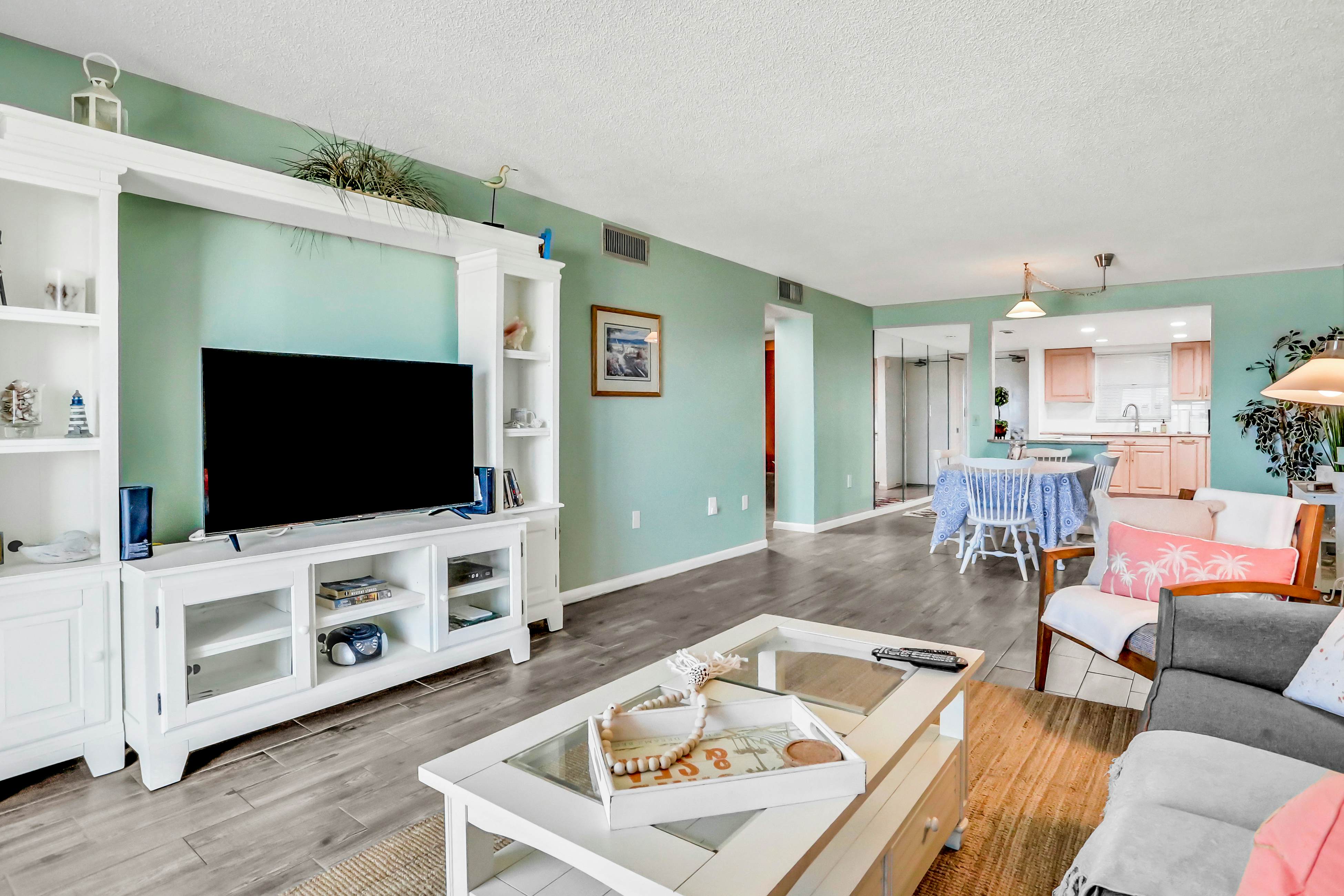 Gulf-front condo near golf with beach access & heated pool - snowbird-friendly