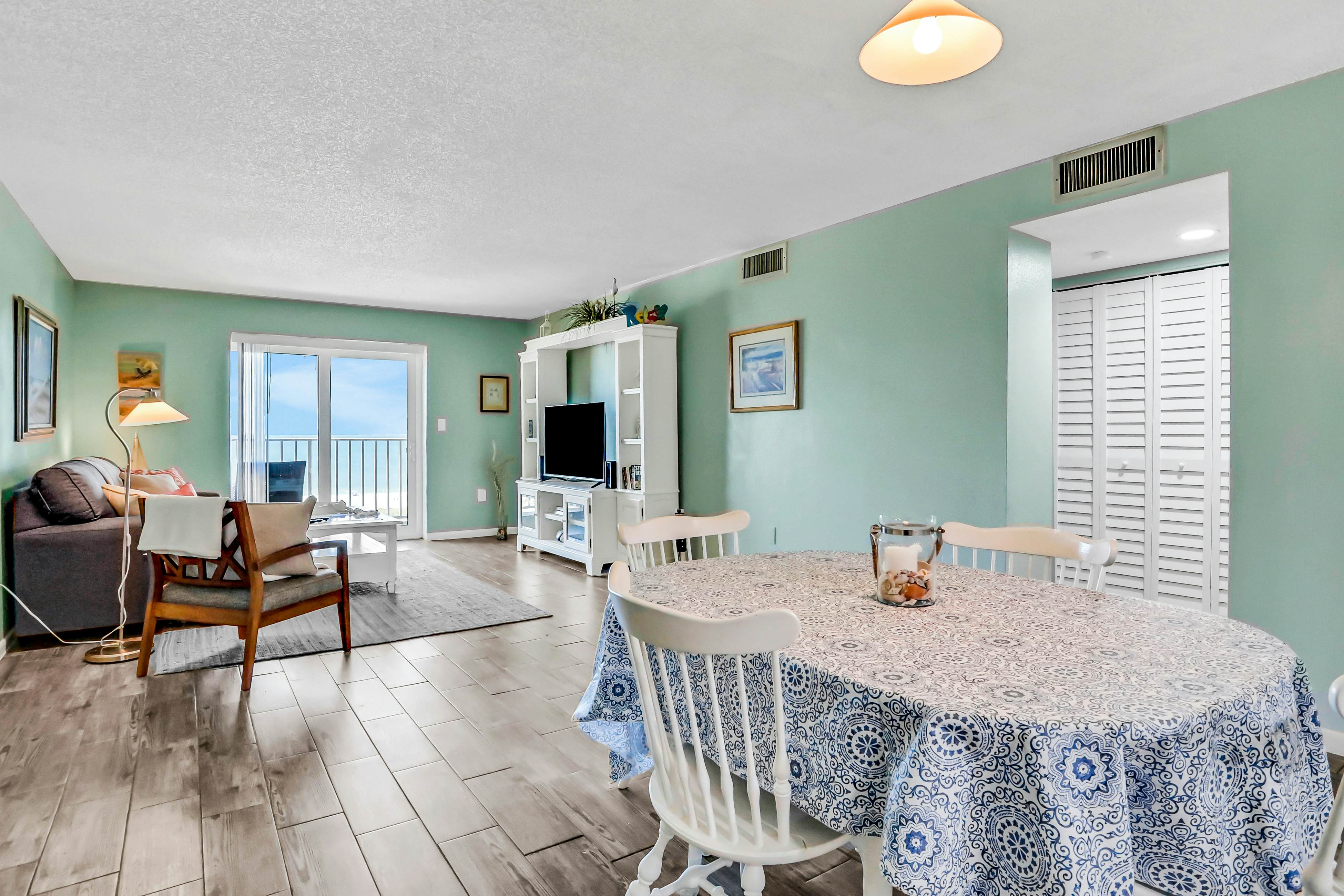 Gulf-front condo near golf with beach access & heated pool - snowbird-friendly