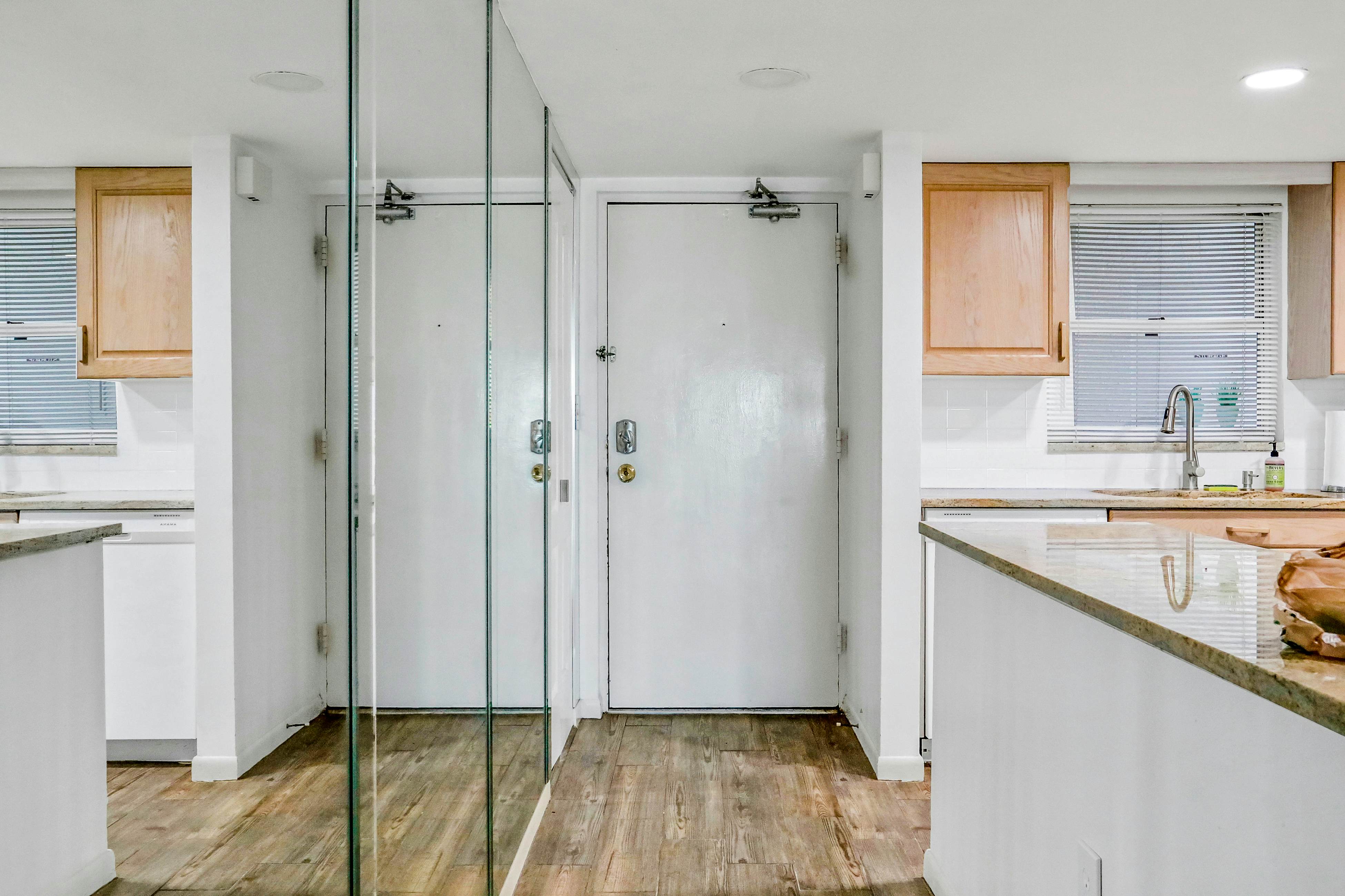 Gulf-front condo near golf with beach access & heated pool - snowbird-friendly