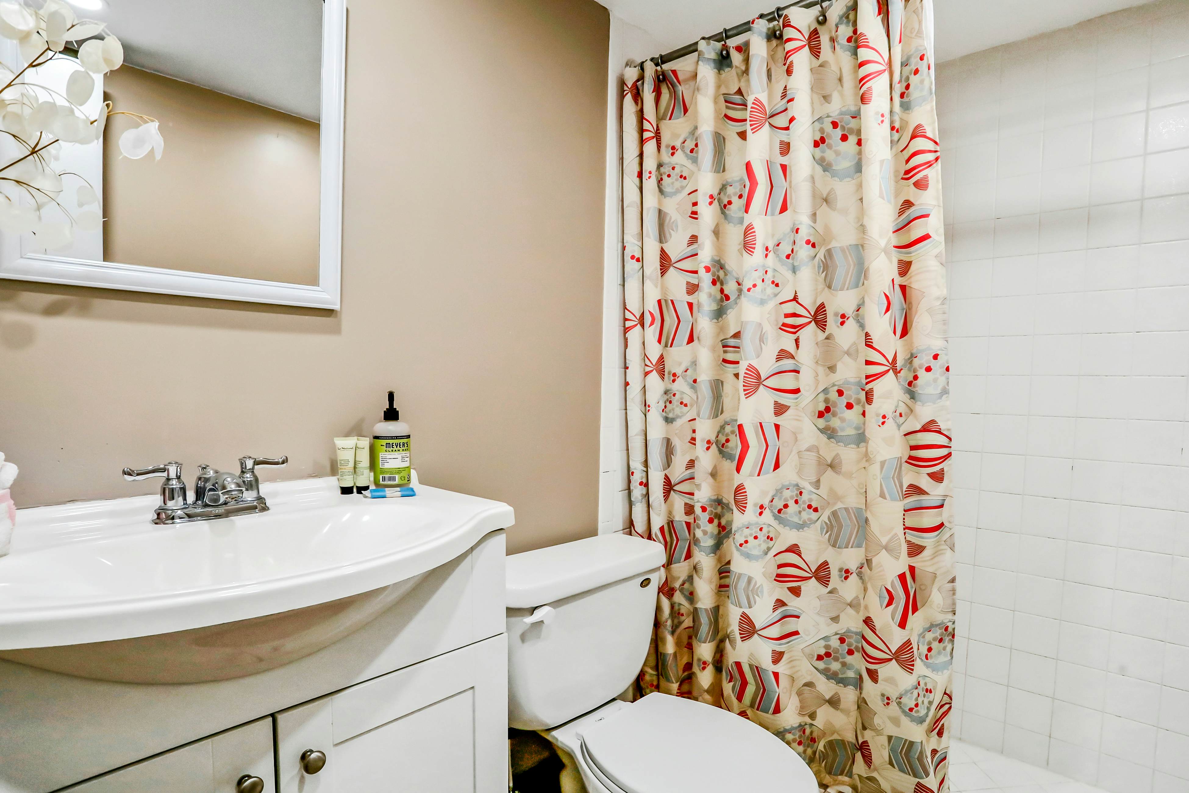 Gulf-front condo near golf with beach access & heated pool - snowbird-friendly