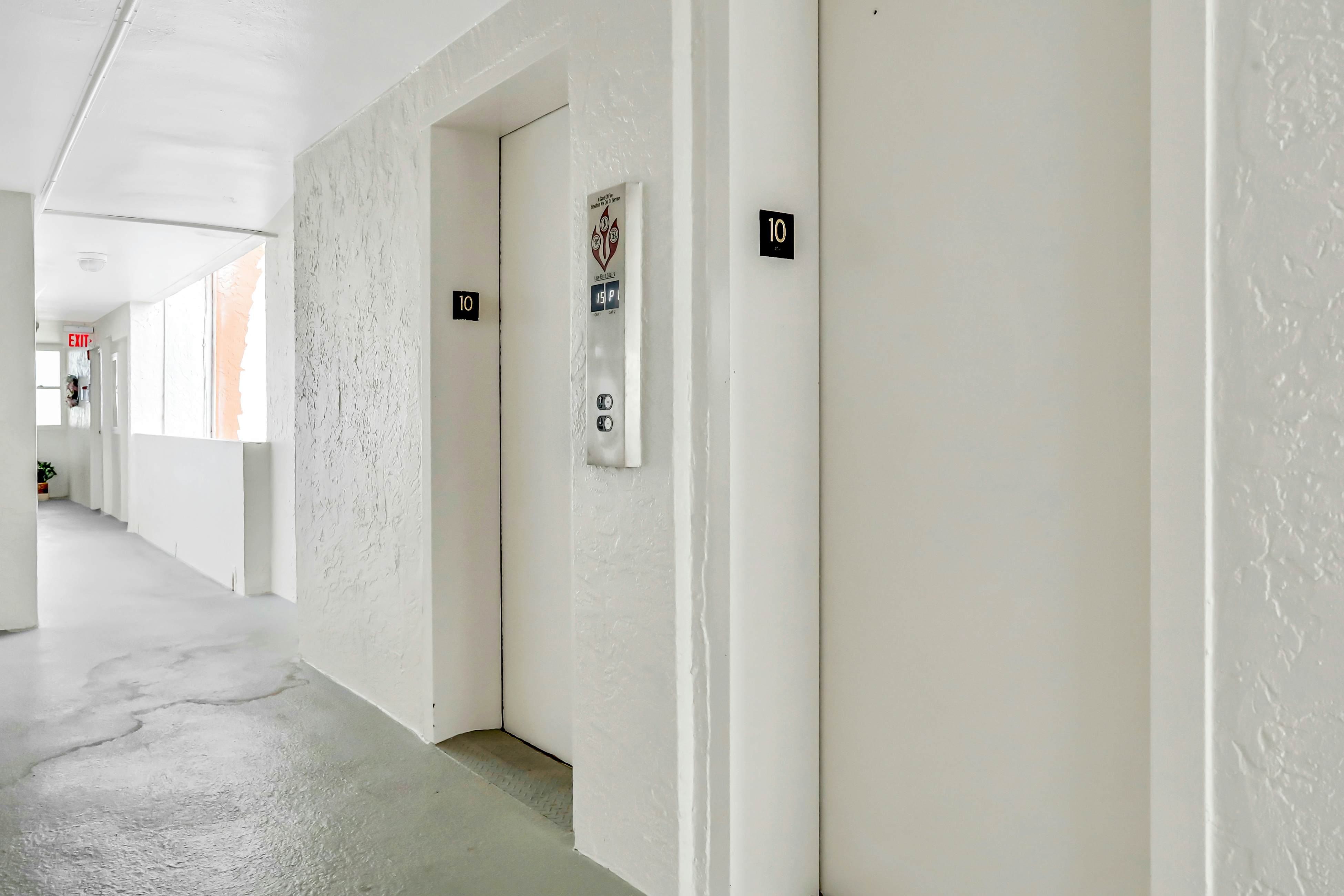 Gulf-front condo near golf with beach access & heated pool - snowbird-friendly