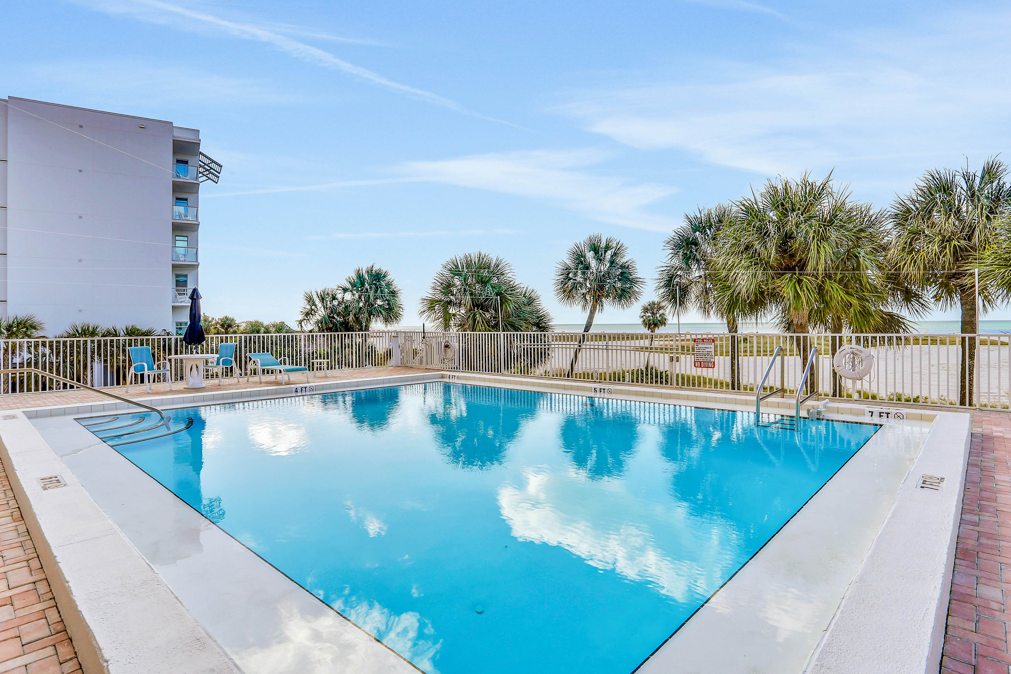 Gulf-front condo near golf with beach access & heated pool - snowbird-friendly