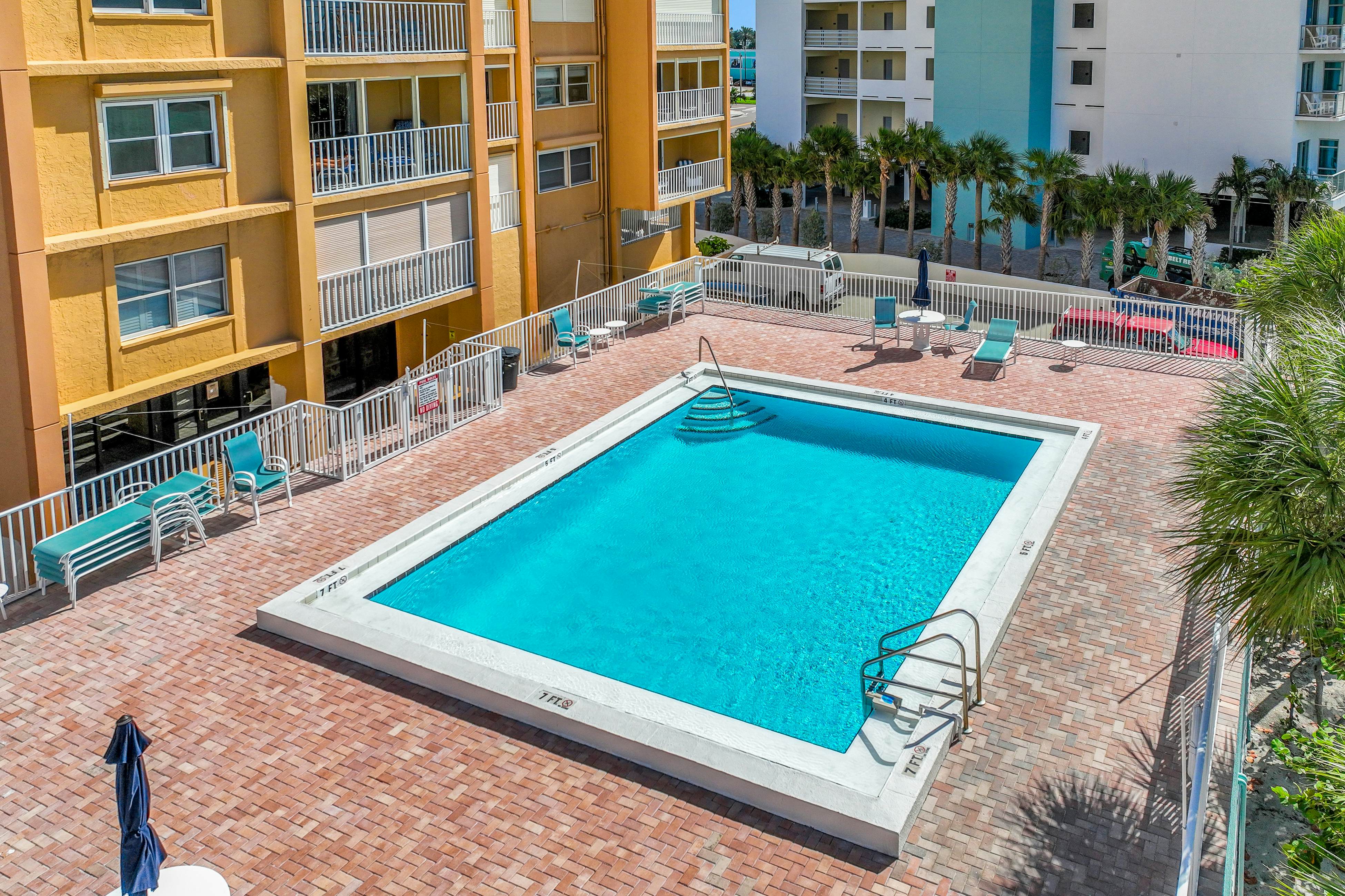 Gulf-front condo near golf with beach access & heated pool - snowbird-friendly