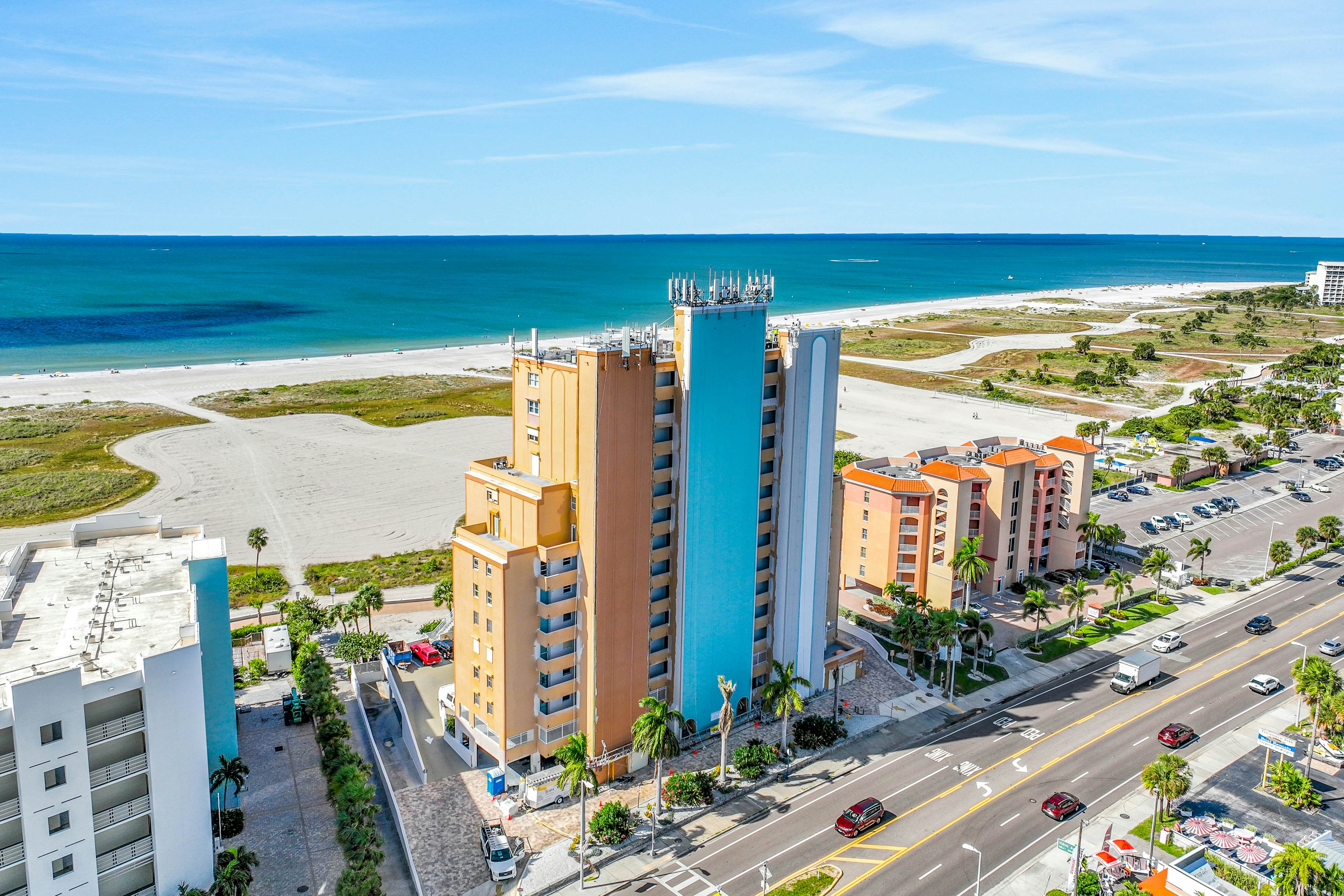 Gulf-front condo near golf with beach access & heated pool - snowbird-friendly