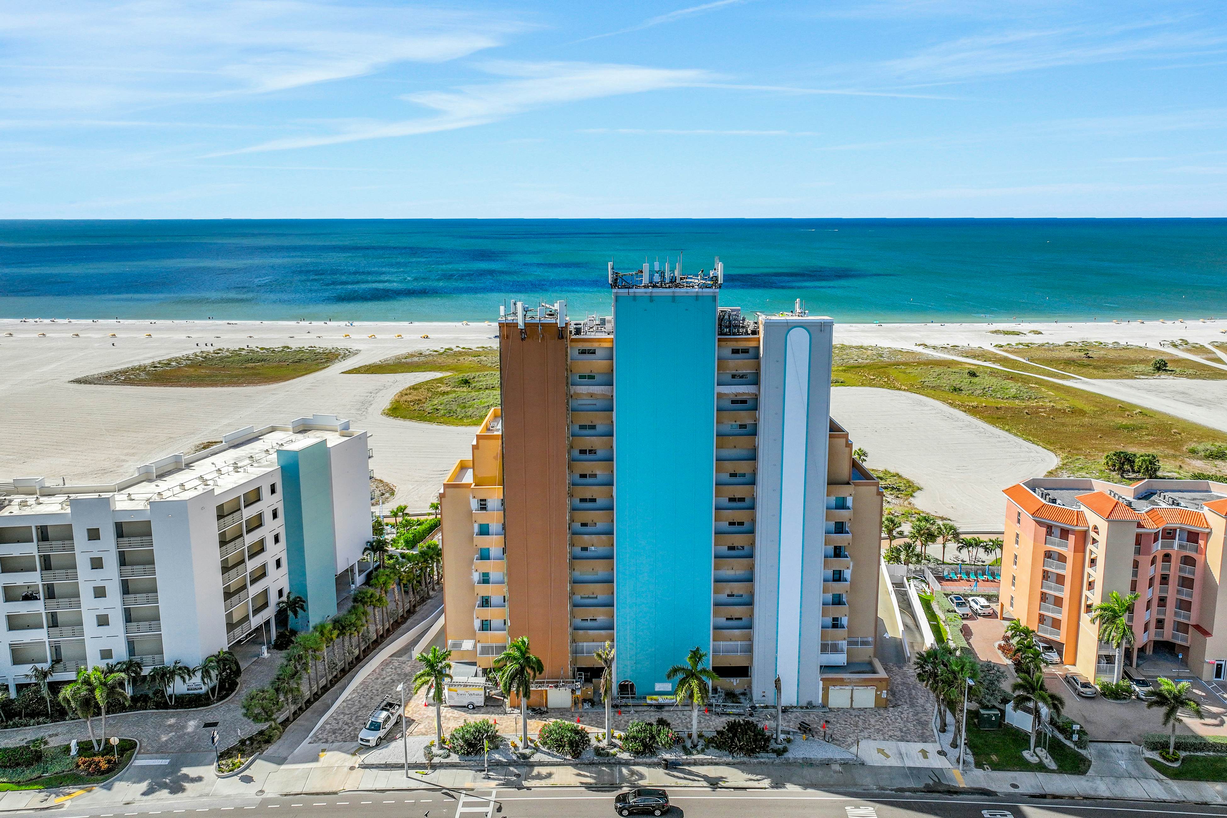 Gulf-front condo near golf with beach access & heated pool - snowbird-friendly