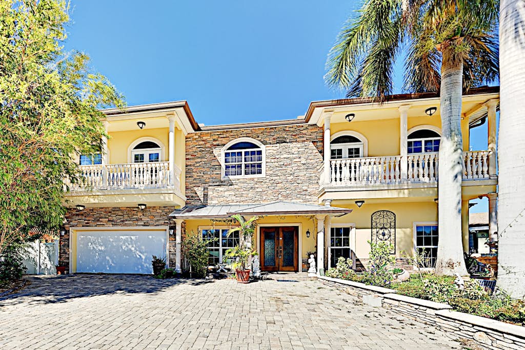 Waterfront Wonder Private Pool Spa and Outdoor Kitchen Game Room and Dock