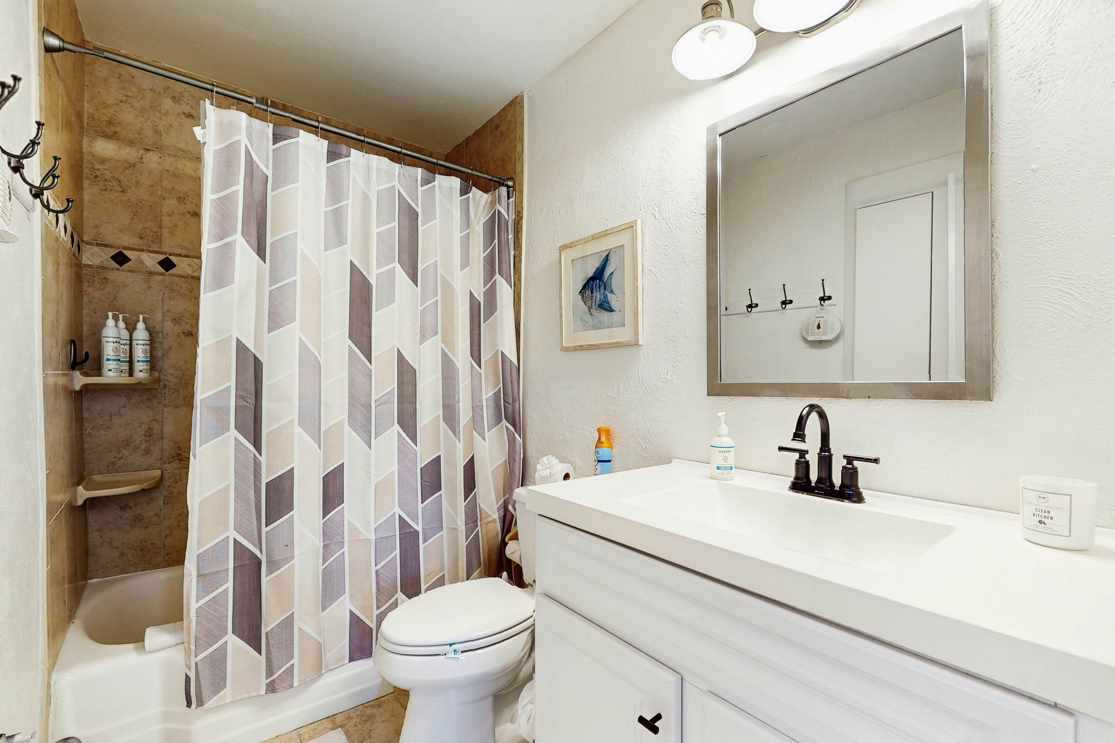 Dog friendly bungalow with a fenced yard deck washer dryer and AC