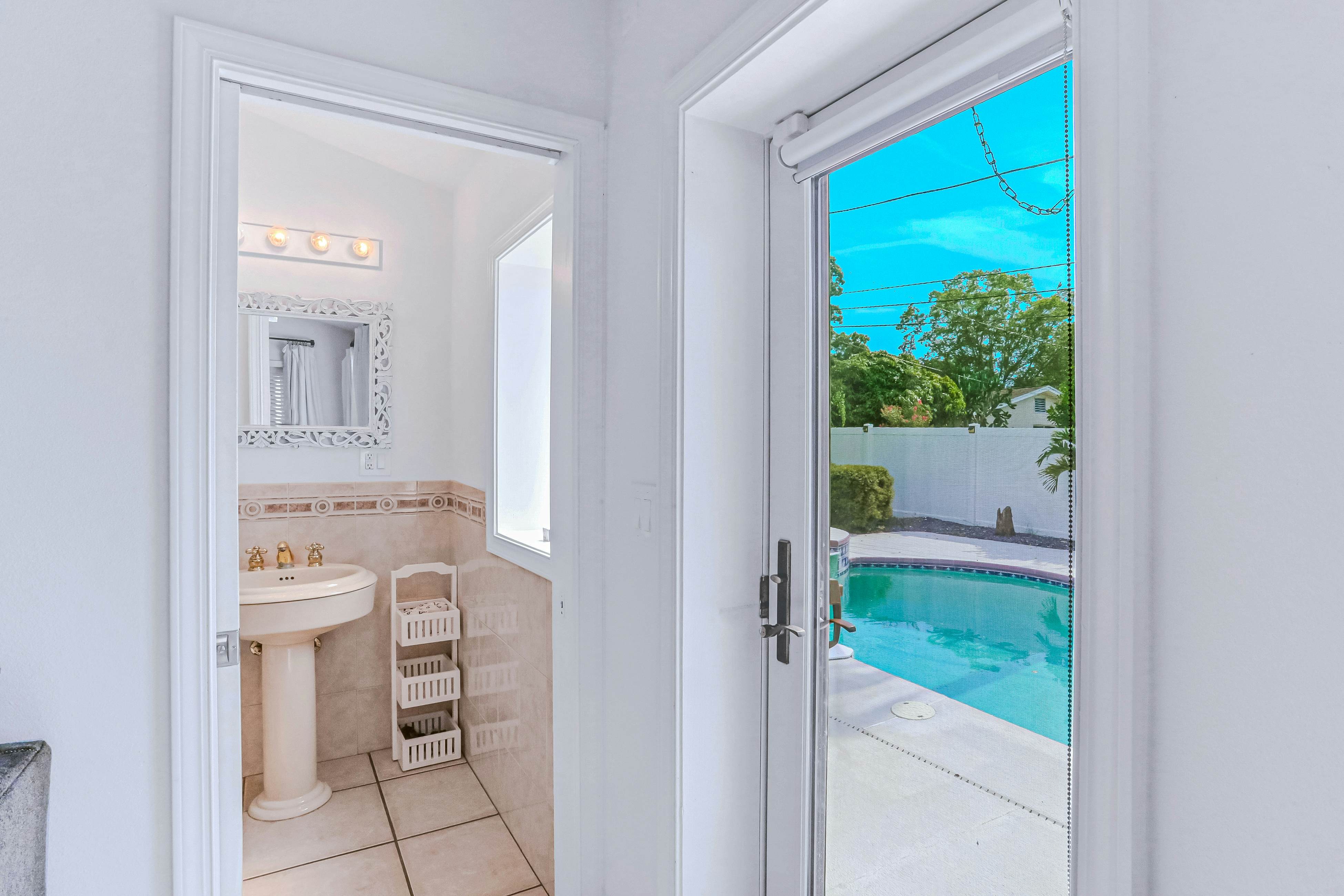 Large heated pool home with backyard oasis, dog friendly, AC and Wifi