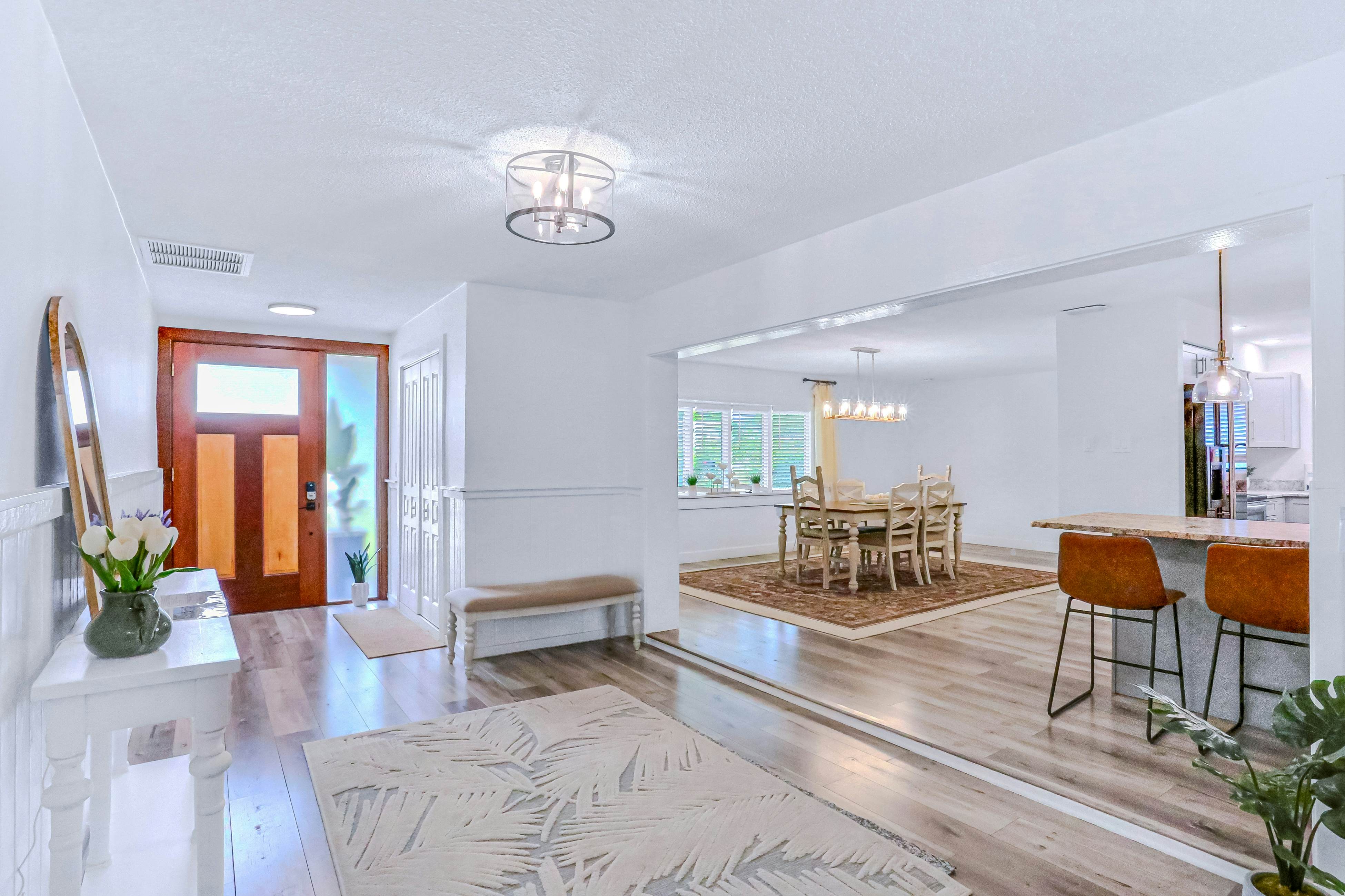 Large heated pool home with backyard oasis, dog friendly, AC and Wifi