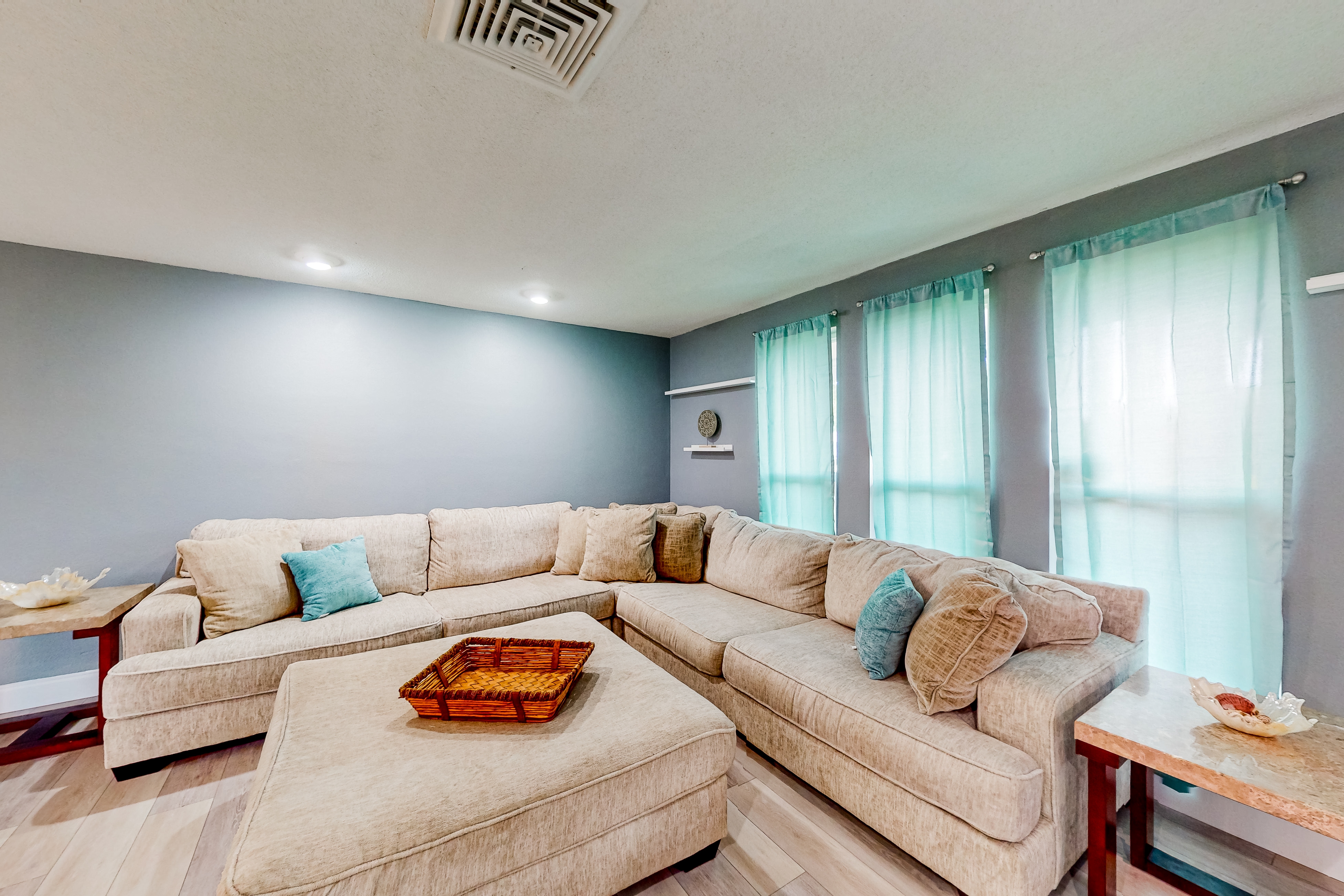 Inviting retreat with modern amenities spacious layout and entertainment options