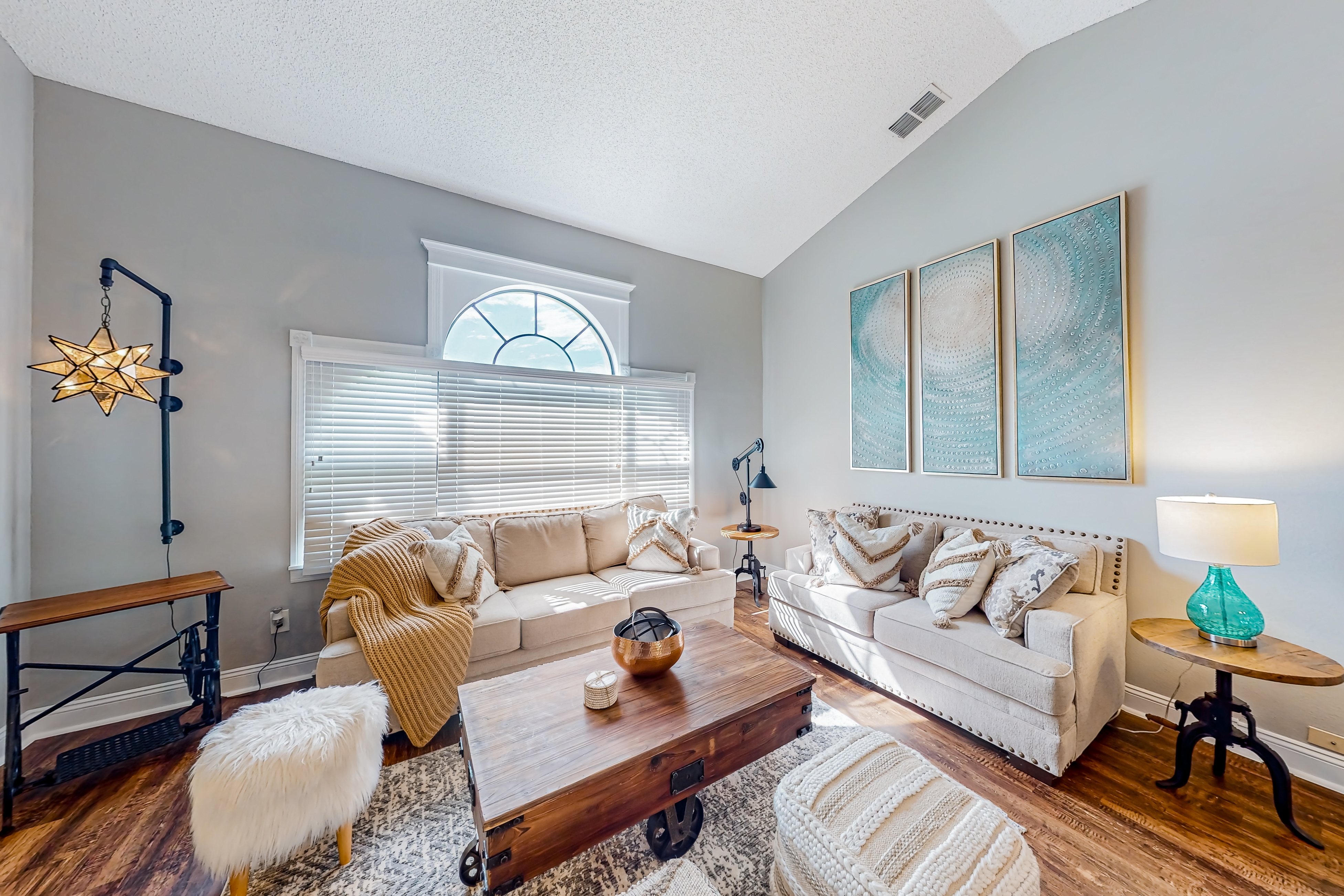 Gorgeous oasis with pool patio central AC WD and close to the beach