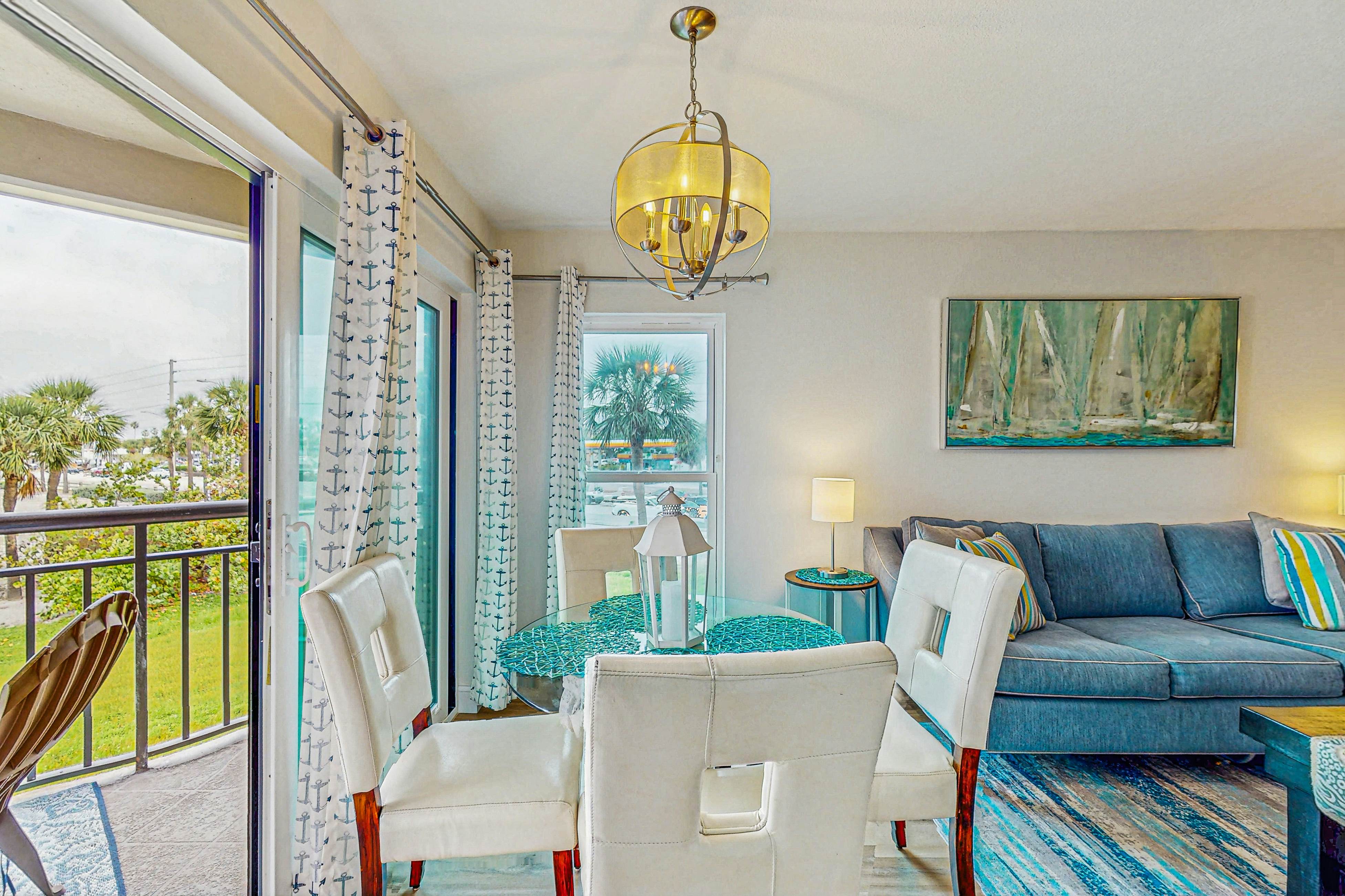 Contemporary gem on the Gulf Coast with balcony & W/D - walk to beach & shops