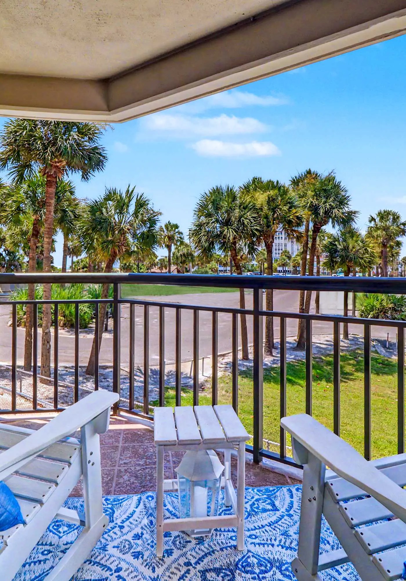 Contemporary gem on the Gulf Coast with balcony and WD walk to beach and shops