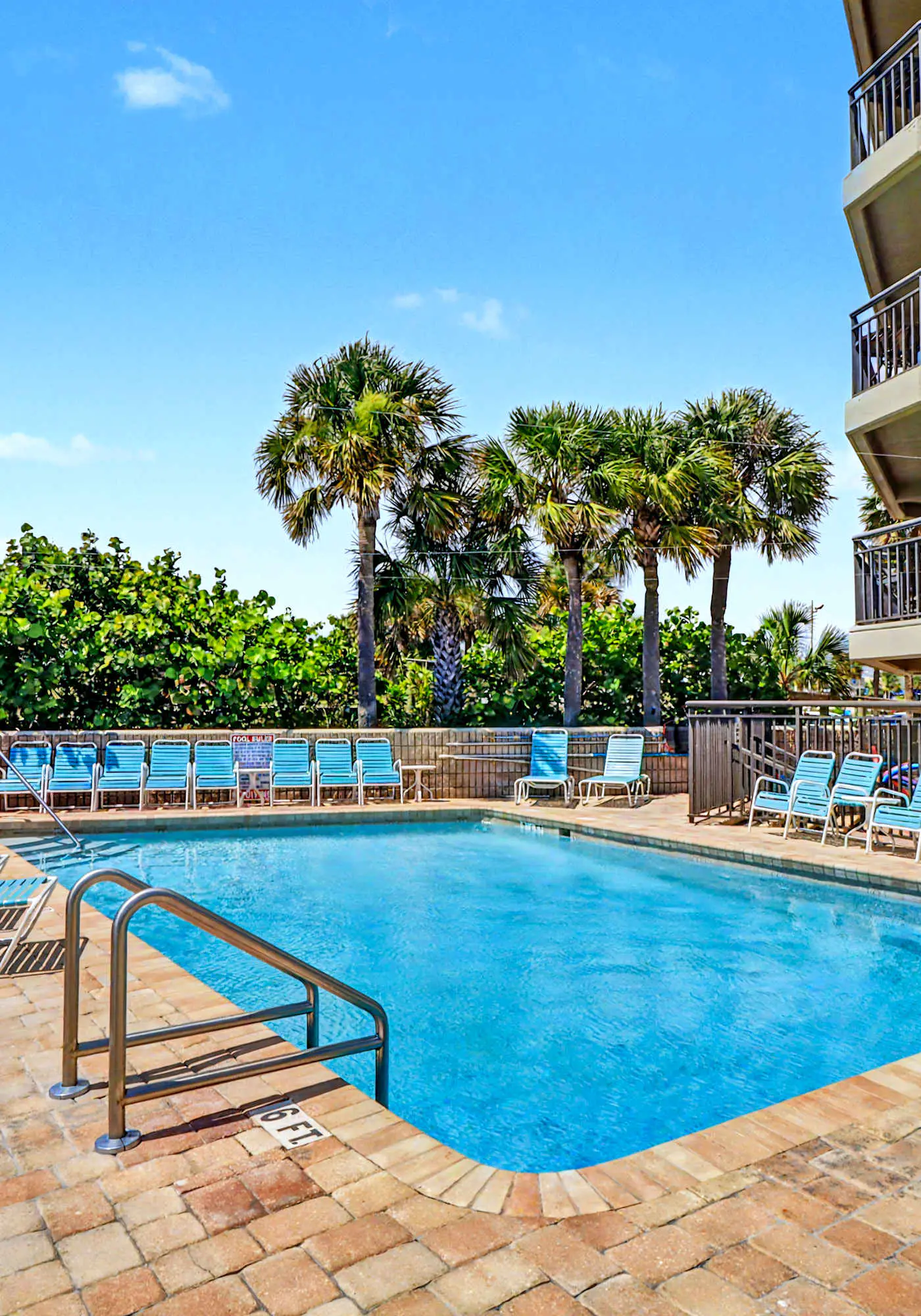 Contemporary gem on the Gulf Coast with balcony and WD walk to beach and shops