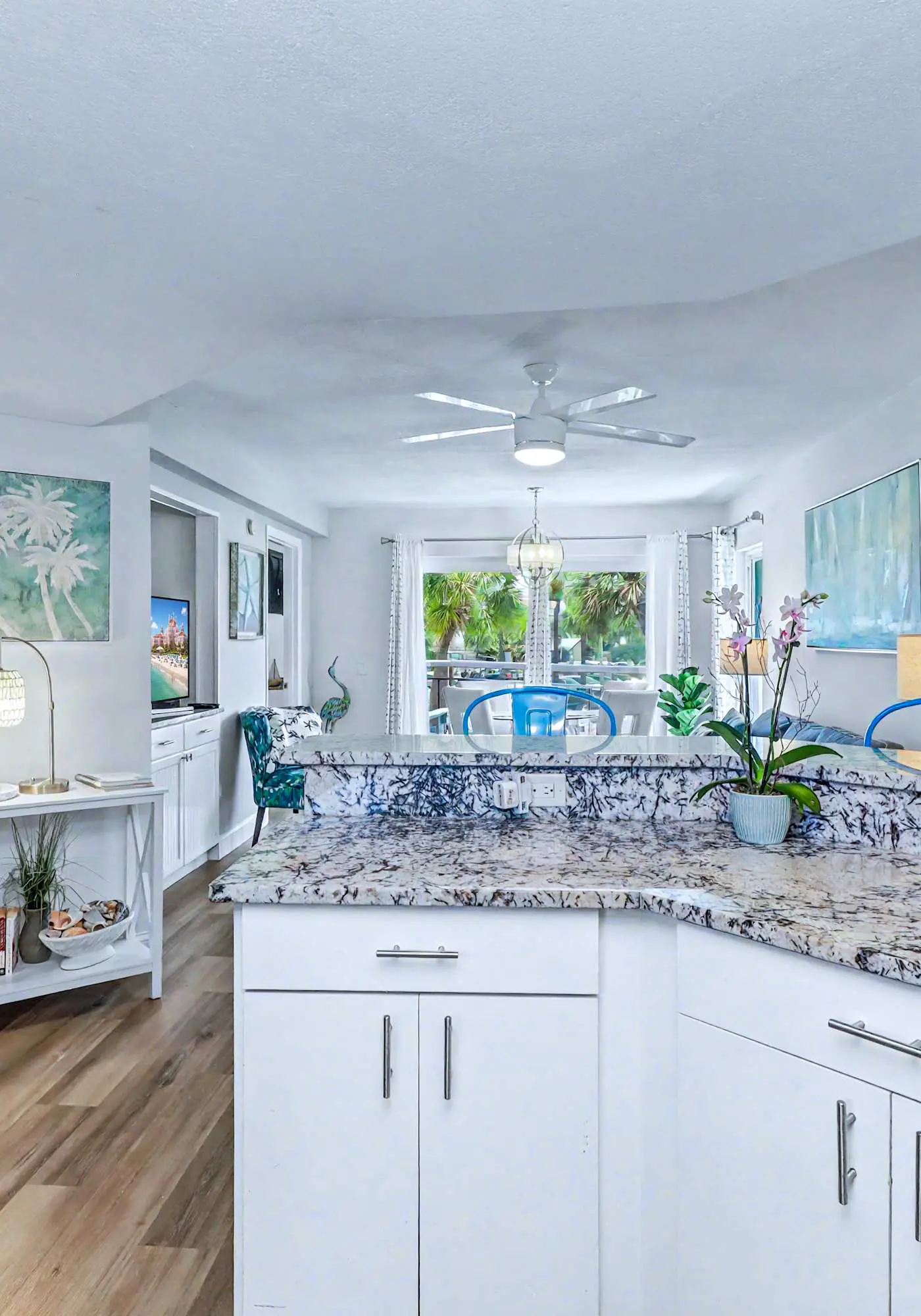 Contemporary gem on the Gulf Coast with balcony and WD walk to beach and shops