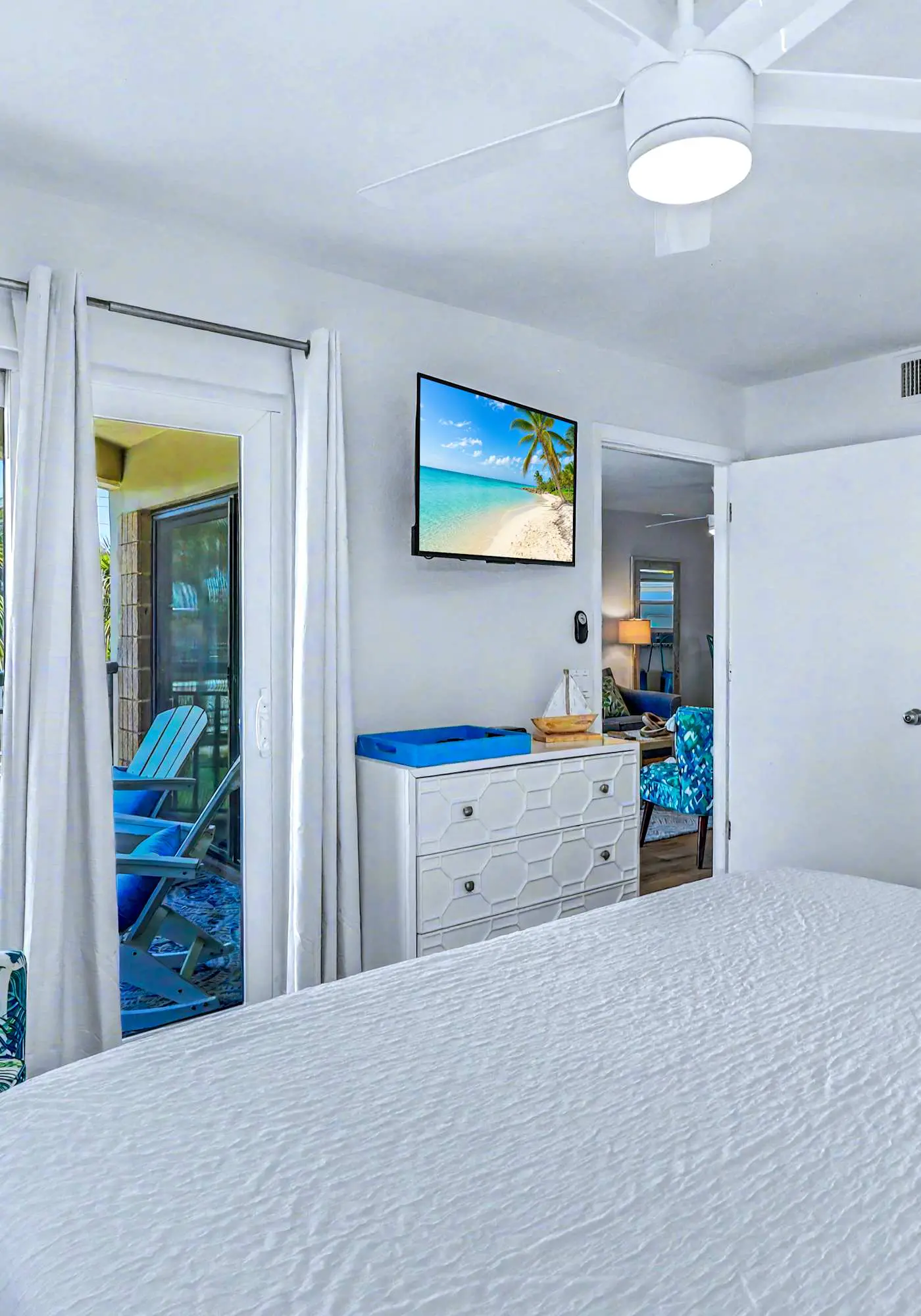Contemporary gem on the Gulf Coast with balcony and WD walk to beach and shops