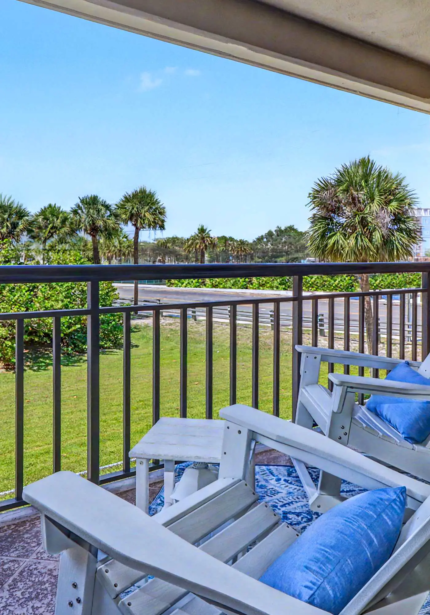 Contemporary gem on the Gulf Coast with balcony and WD walk to beach and shops