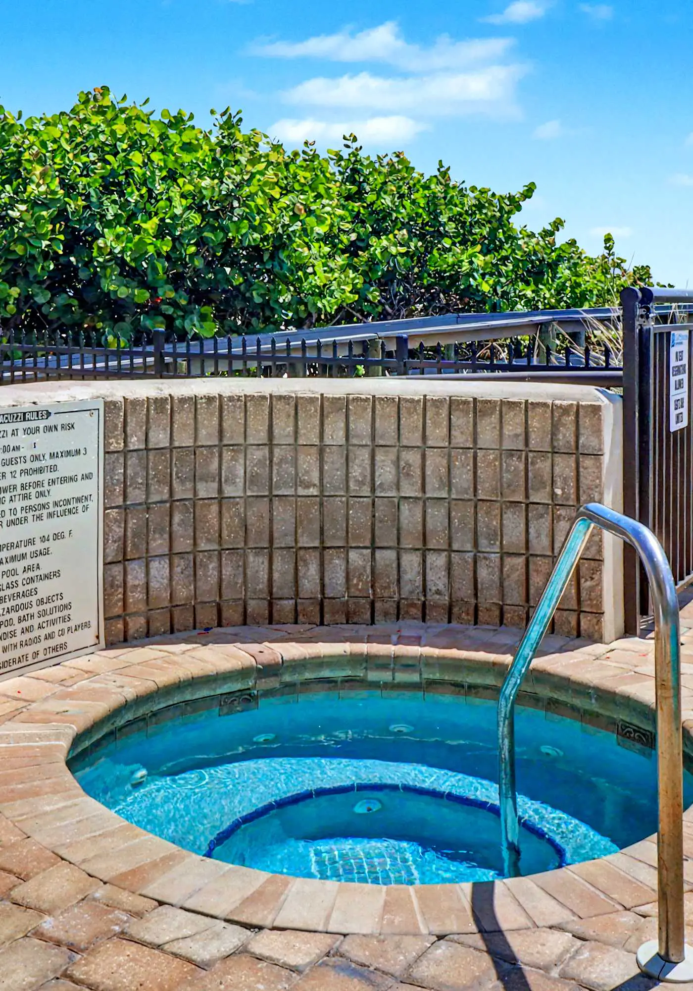 Contemporary gem on the Gulf Coast with balcony and WD walk to beach and shops
