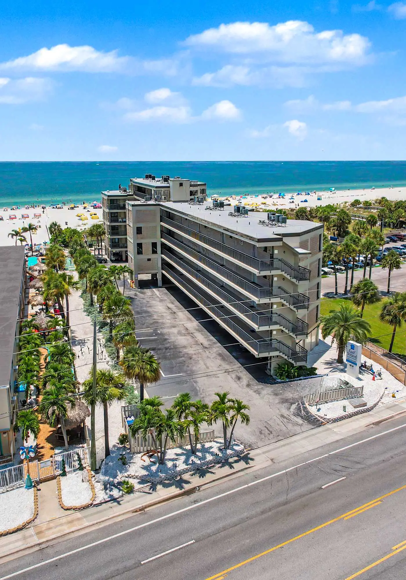 Contemporary gem on the Gulf Coast with balcony and WD walk to beach and shops