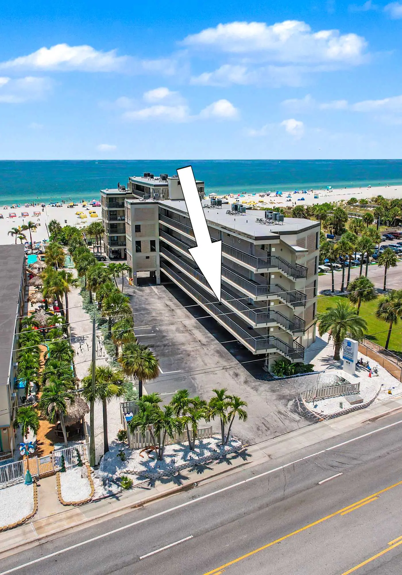 Contemporary gem on the Gulf Coast with balcony and WD walk to beach and shops