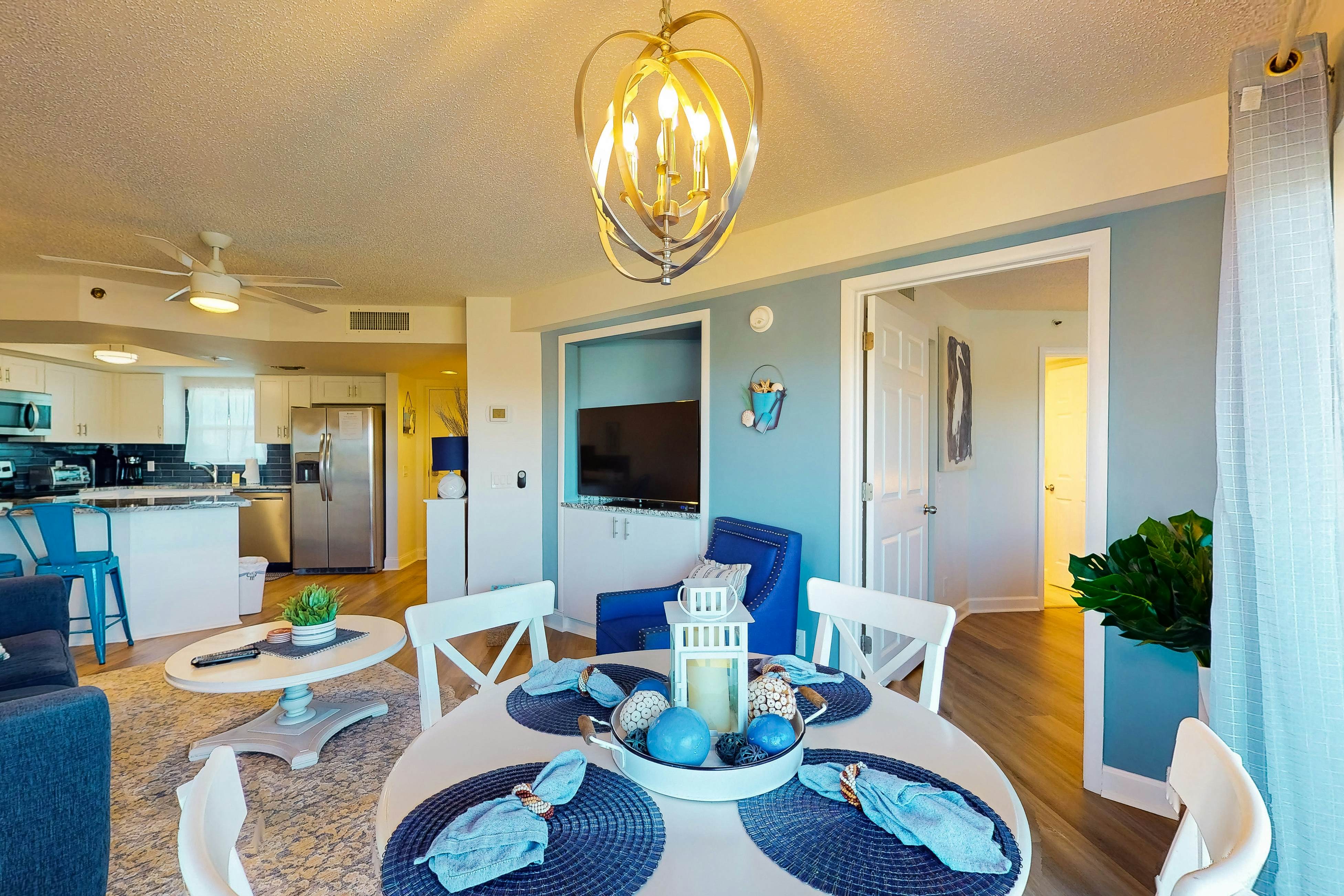 Inviting gem on St. Pete Beach with AC & washer/dryer - snowbird-friendly