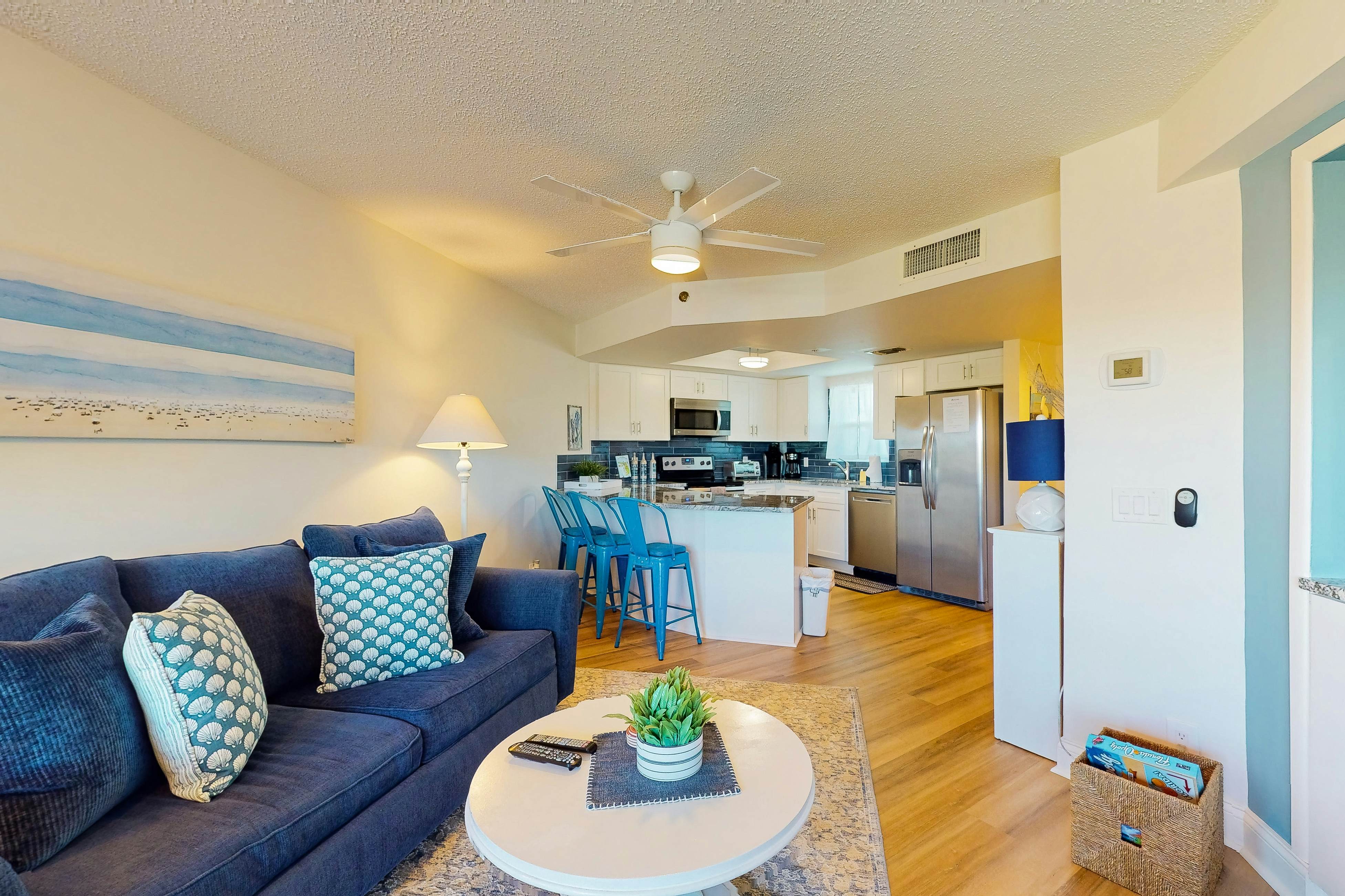 Inviting gem on St. Pete Beach with AC & washer/dryer - snowbird-friendly