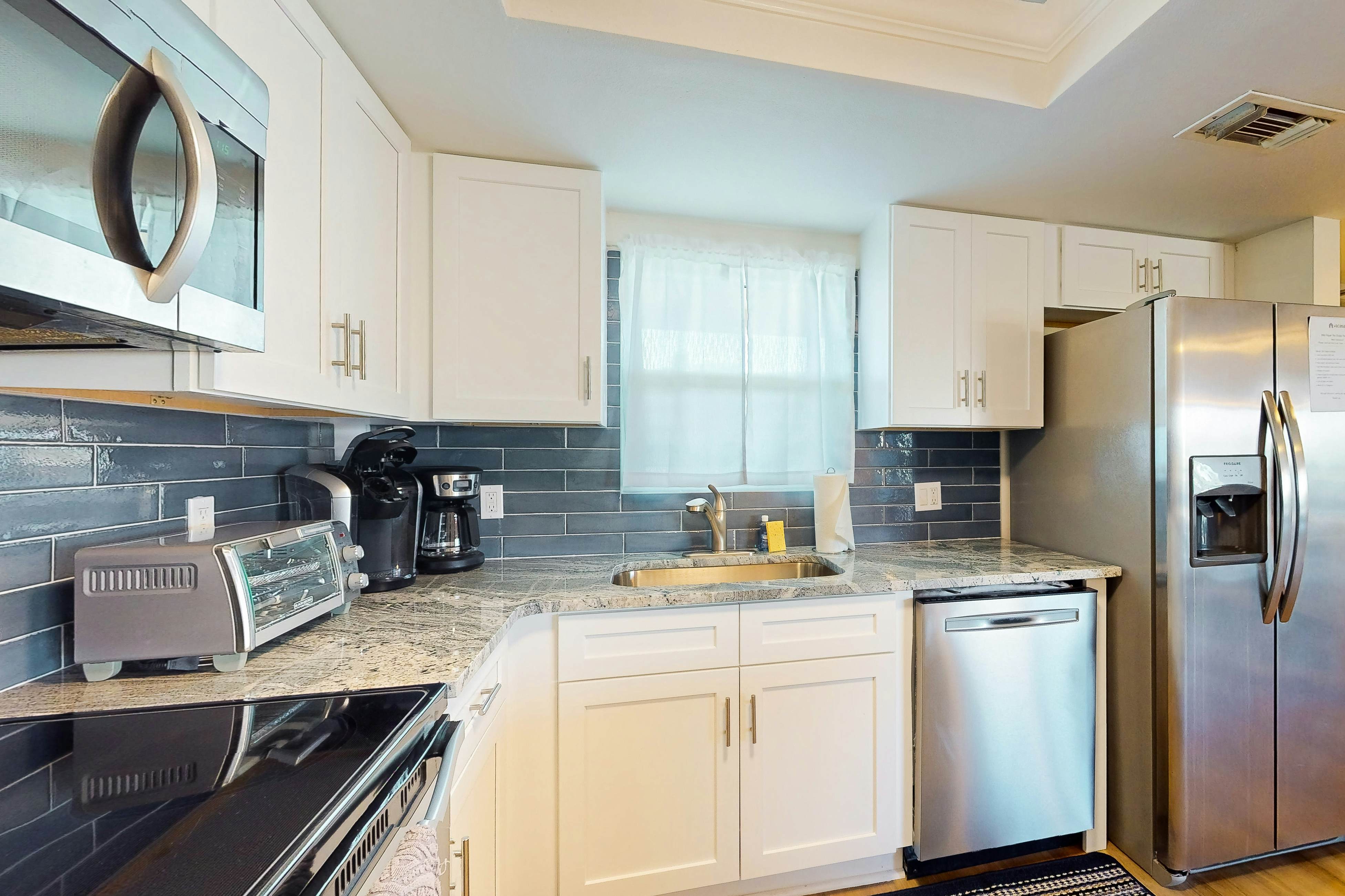 Inviting gem on St. Pete Beach with AC & washer/dryer - snowbird-friendly