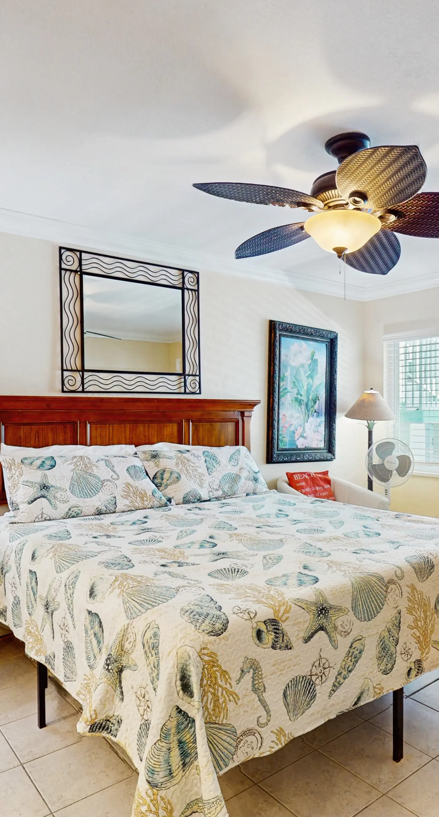 Charming dog friendly studio with WiFi shared washer dryer snowbirds OK