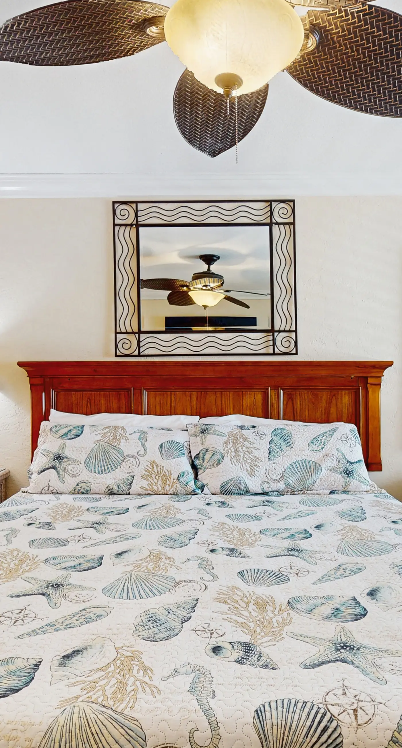 Charming dog friendly studio with WiFi shared washer dryer snowbirds OK