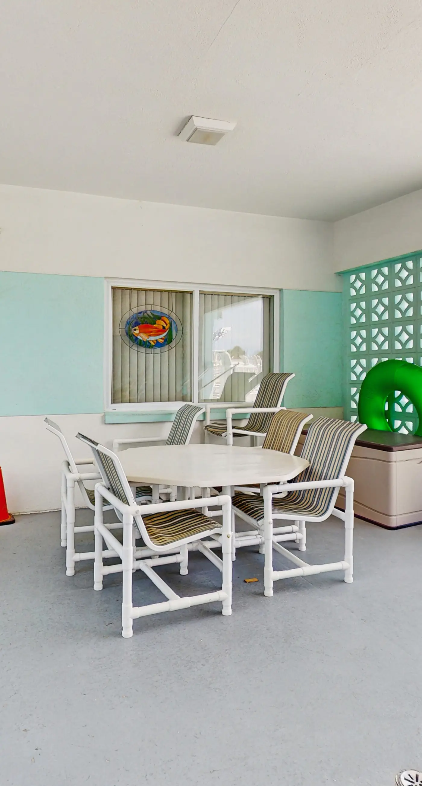 Charming dog friendly studio with WiFi shared washer dryer snowbirds OK