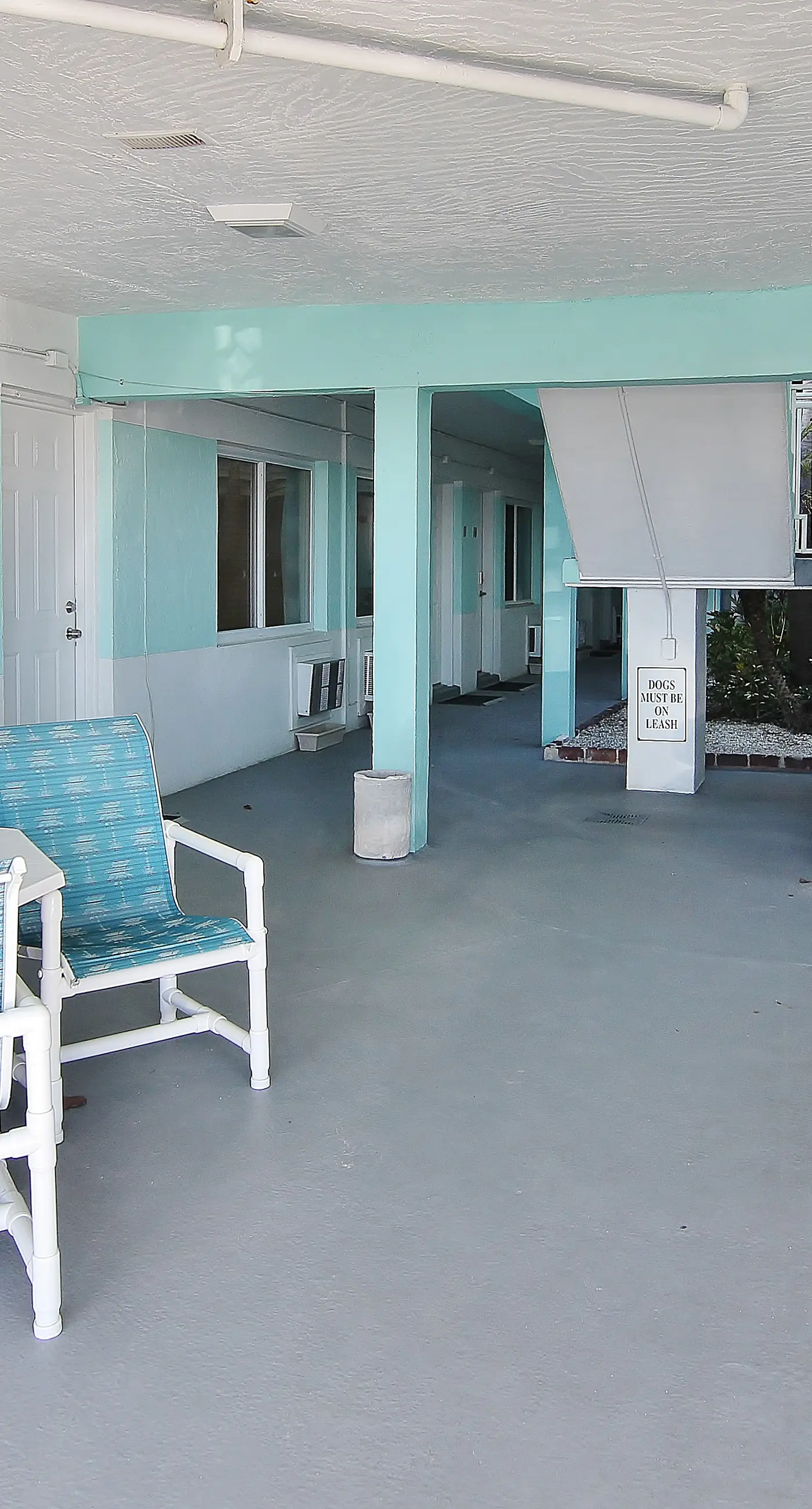 Charming dog friendly studio with WiFi shared washer dryer snowbirds OK