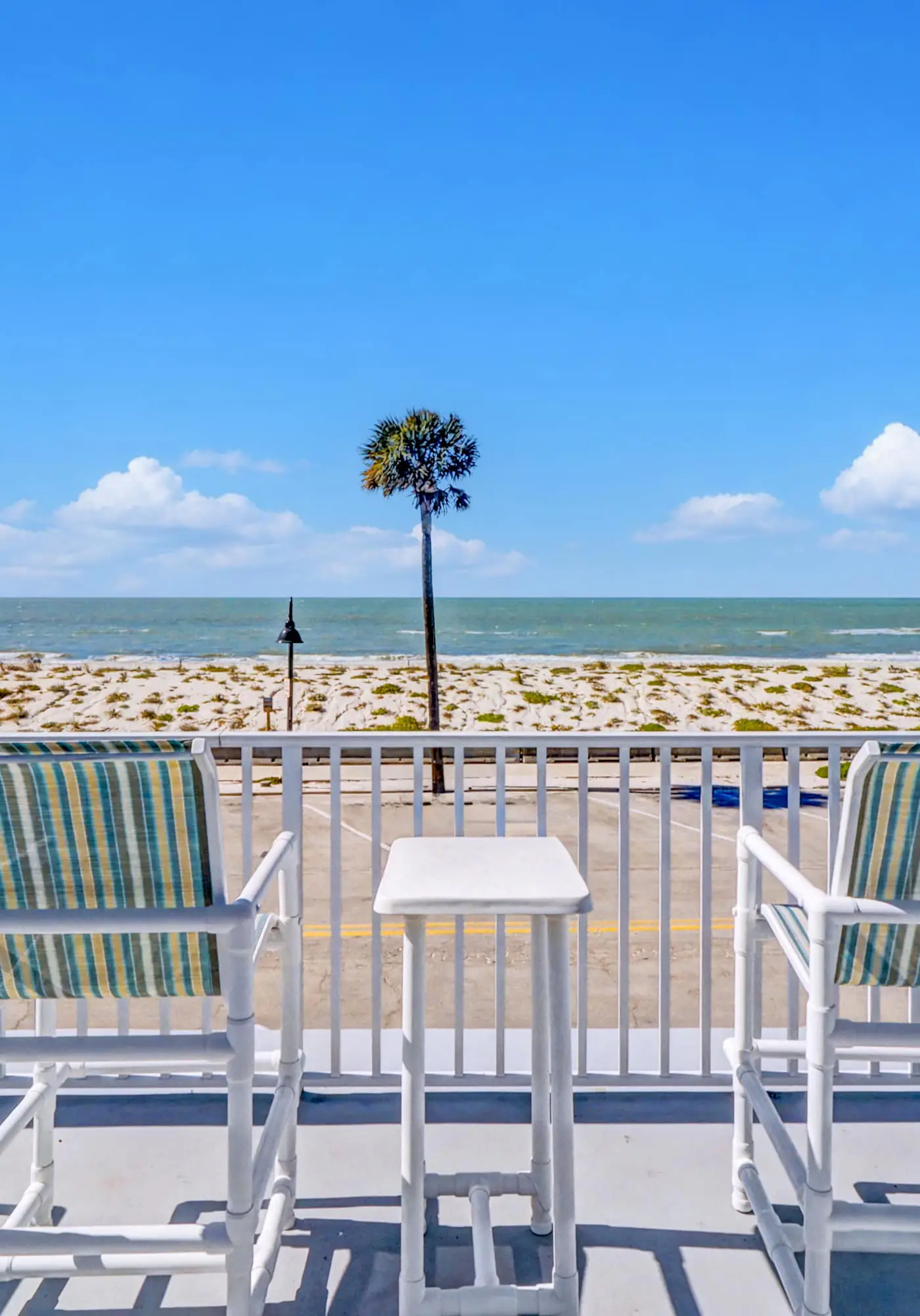 Charming dog friendly studio with WiFi shared washer dryer snowbirds OK