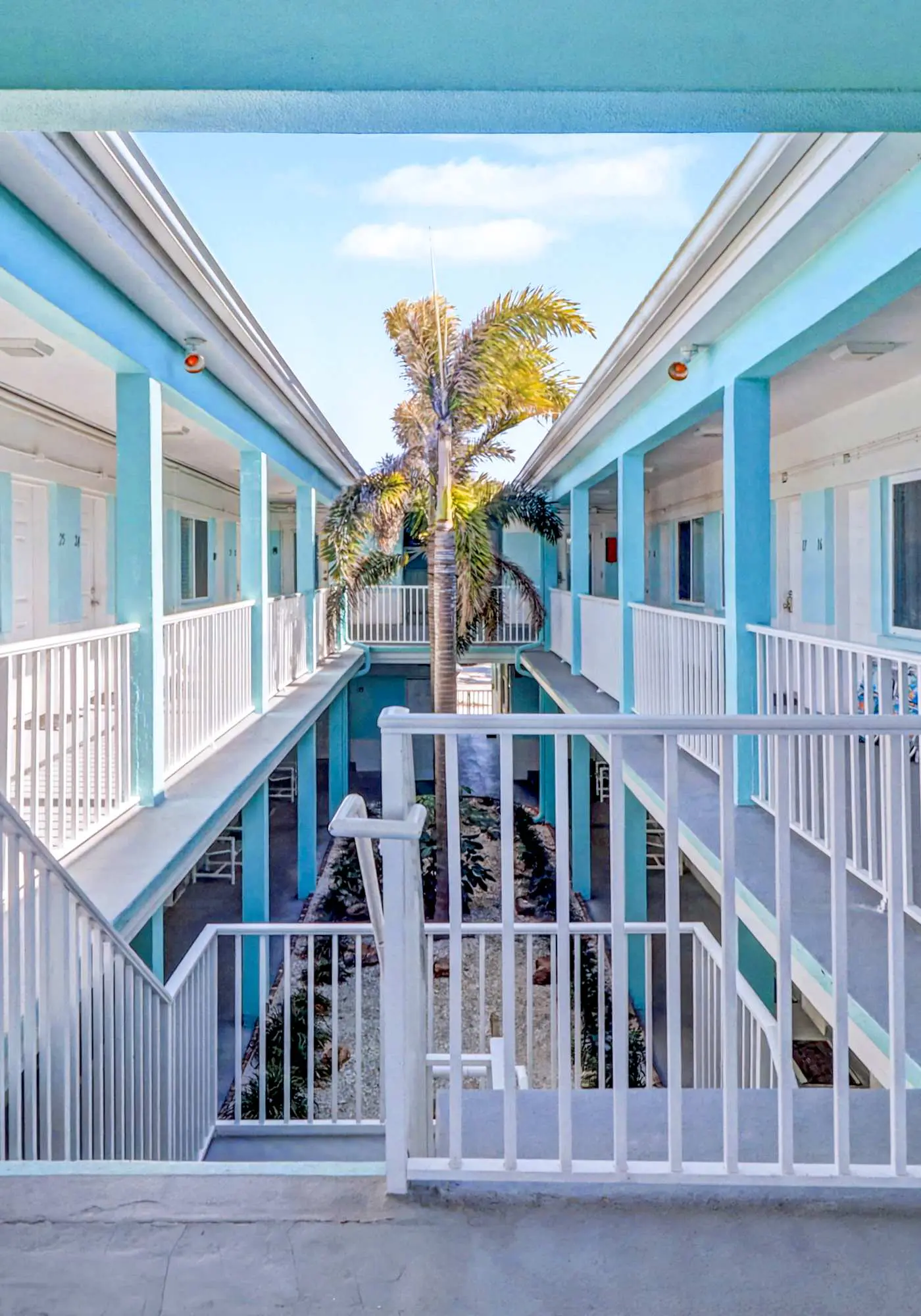 Charming dog friendly studio with WiFi shared washer dryer snowbirds OK