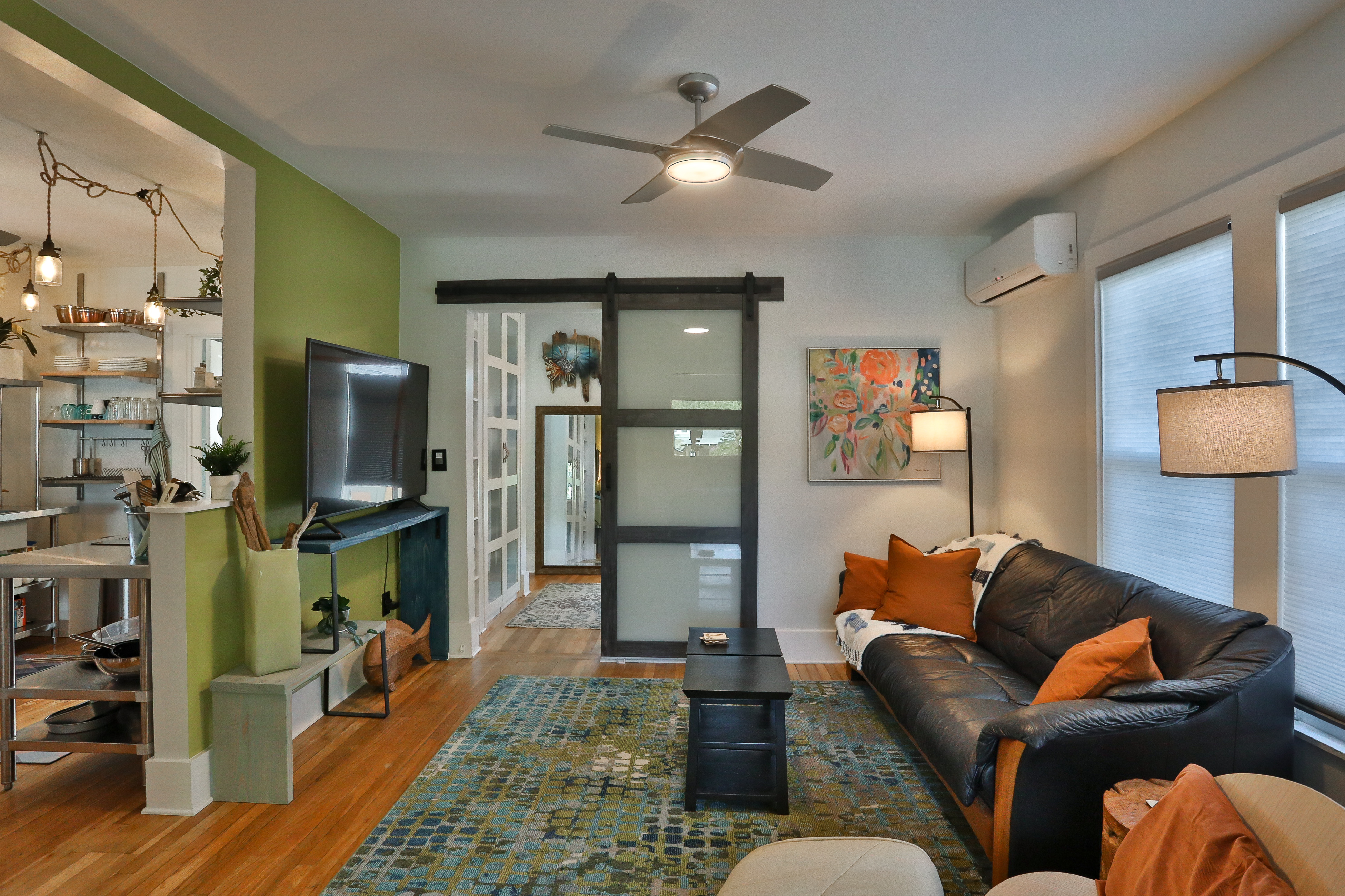 Dog Friendly Second Floor Retreat with WiFi Private Patio and Great Location