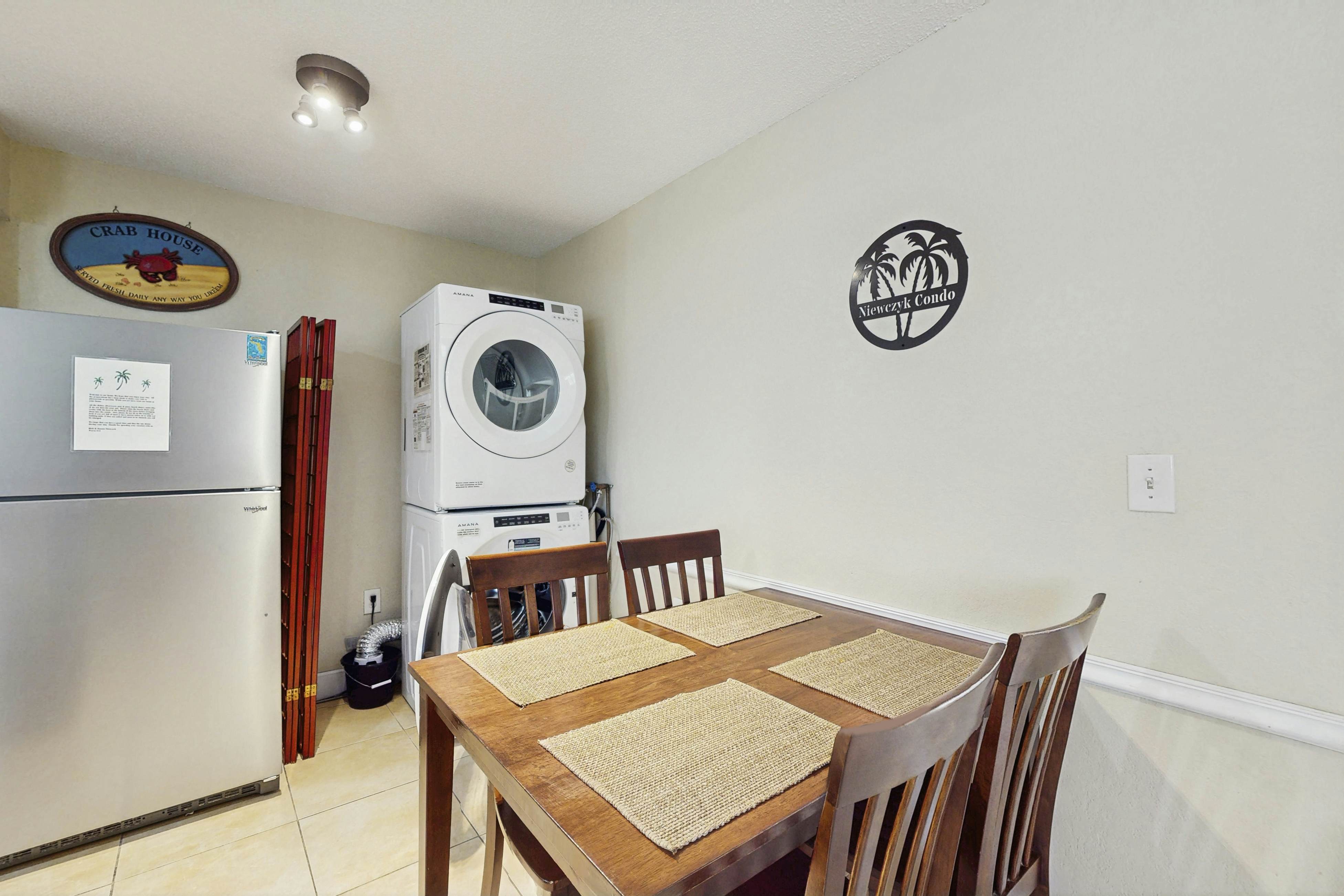 Beachside St. Pete Condo w/ Heated Pool – Near Landmark Restaurants