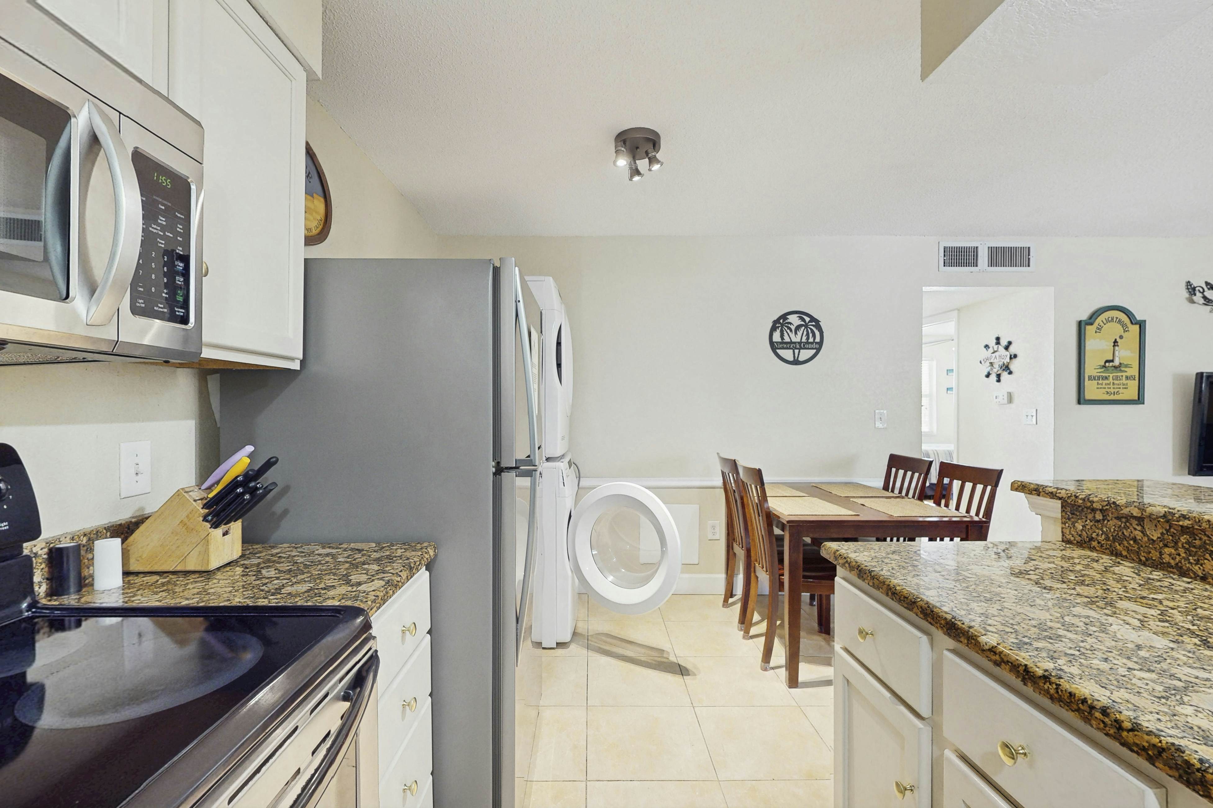 Beachside St. Pete Condo w/ Heated Pool – Near Landmark Restaurants