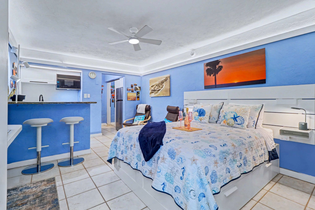 Coastal dog friendly condo with observation deck best Gulf sunset views
