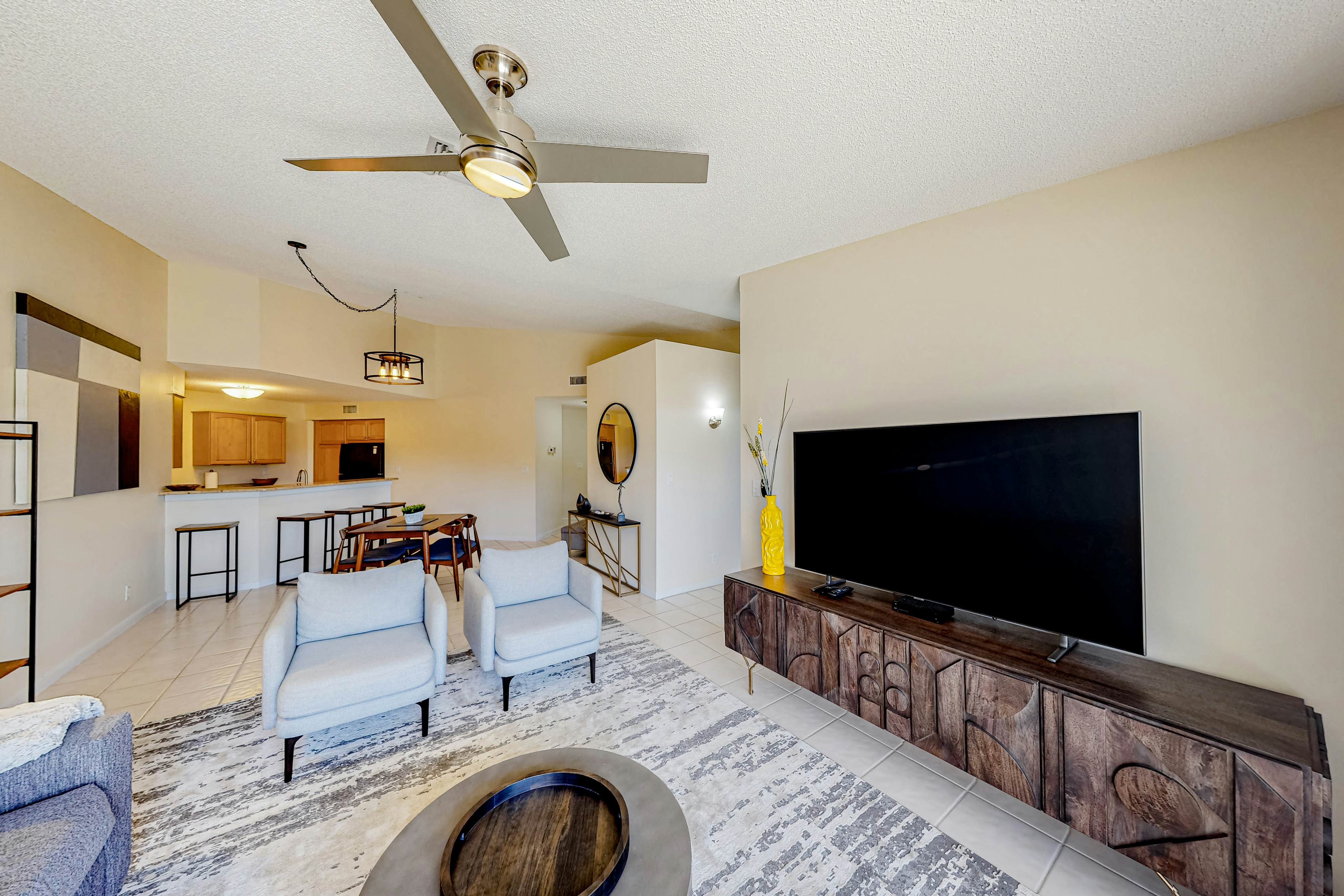 2nd-Floor Condo Overlooking Country Club Greens w/Free WiFi, AC, and Shared Pool