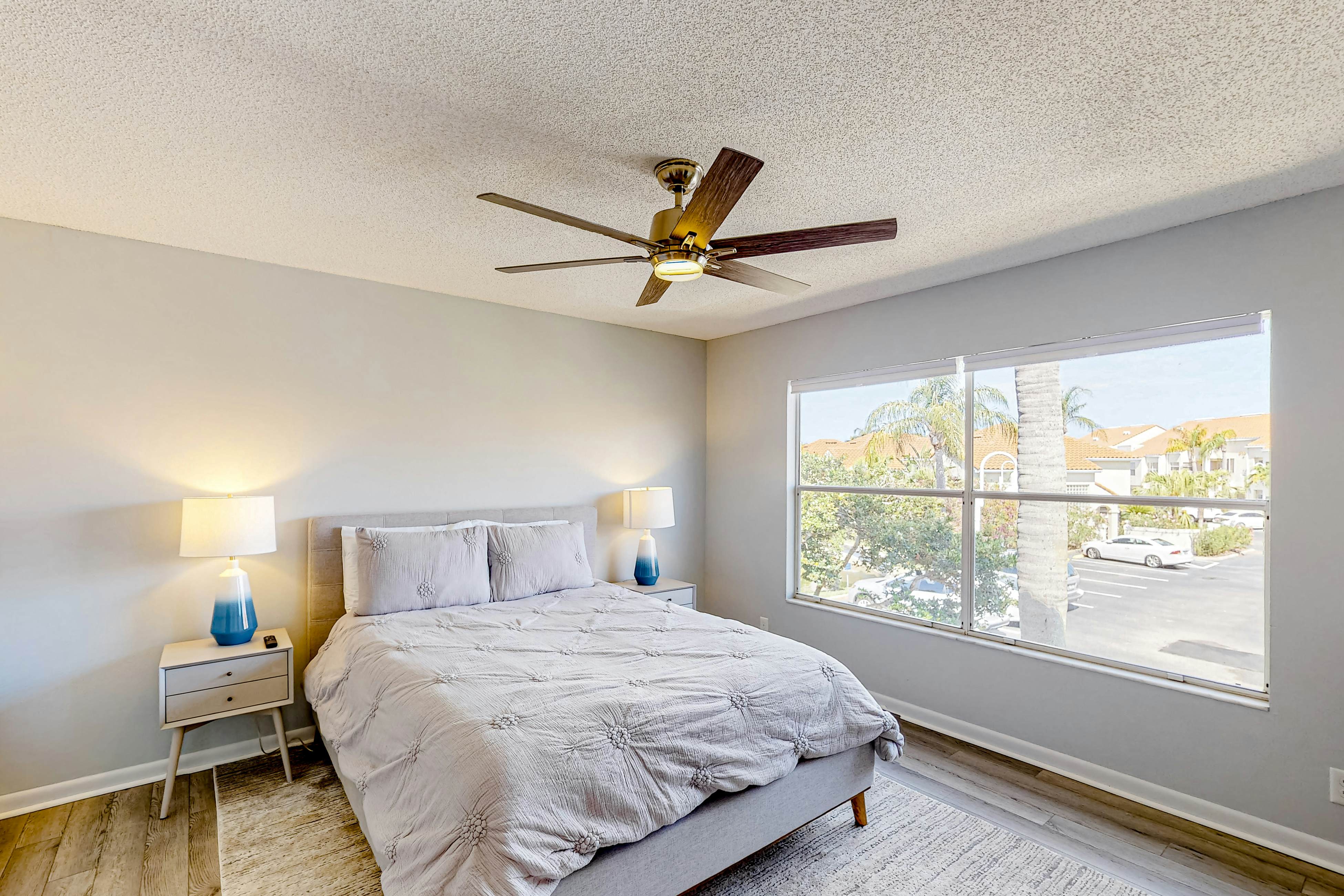 2nd-Floor Condo Overlooking Country Club Greens w/Free WiFi, AC, and Shared Pool