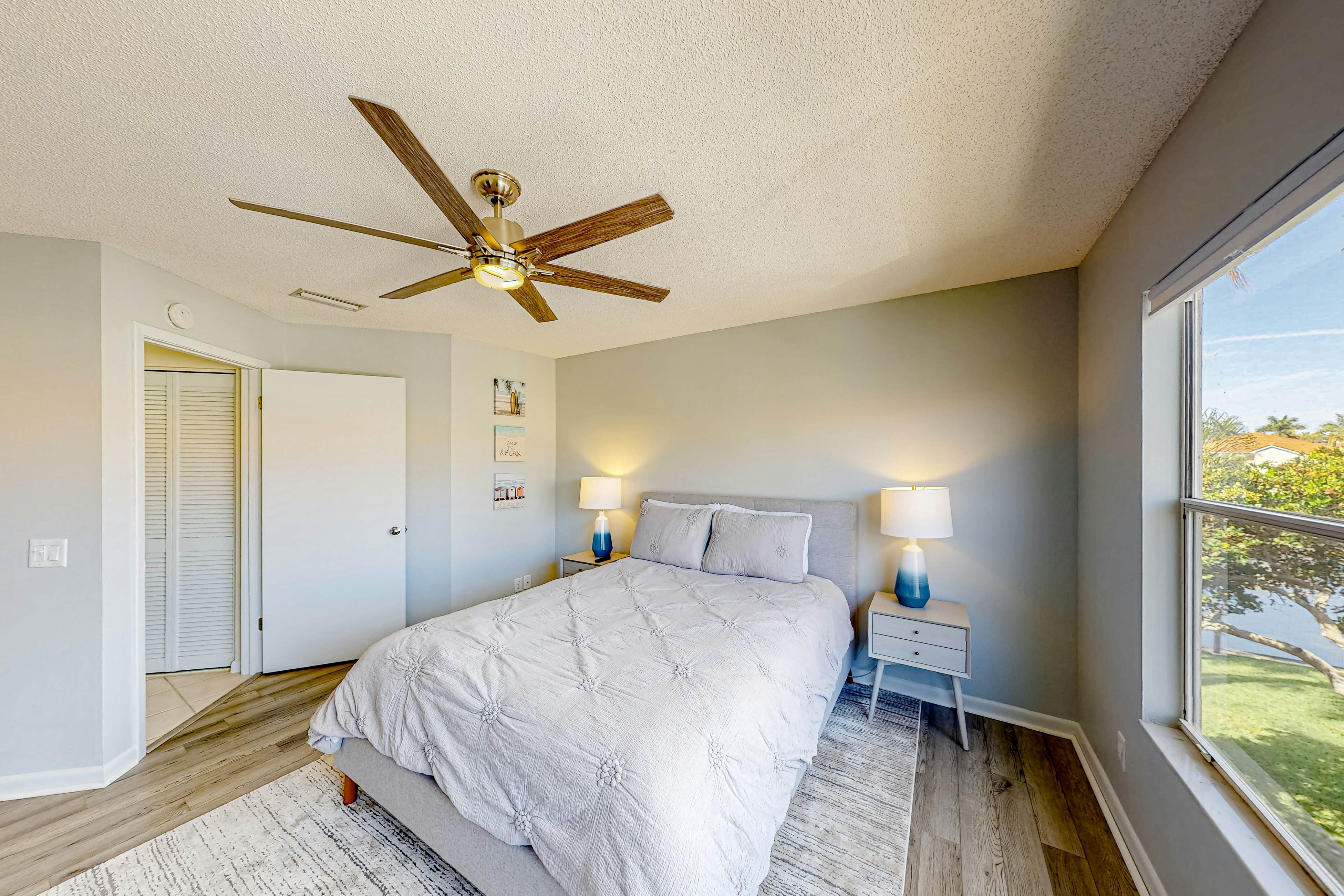 2nd-Floor Condo Overlooking Country Club Greens w/Free WiFi, AC, and Shared Pool