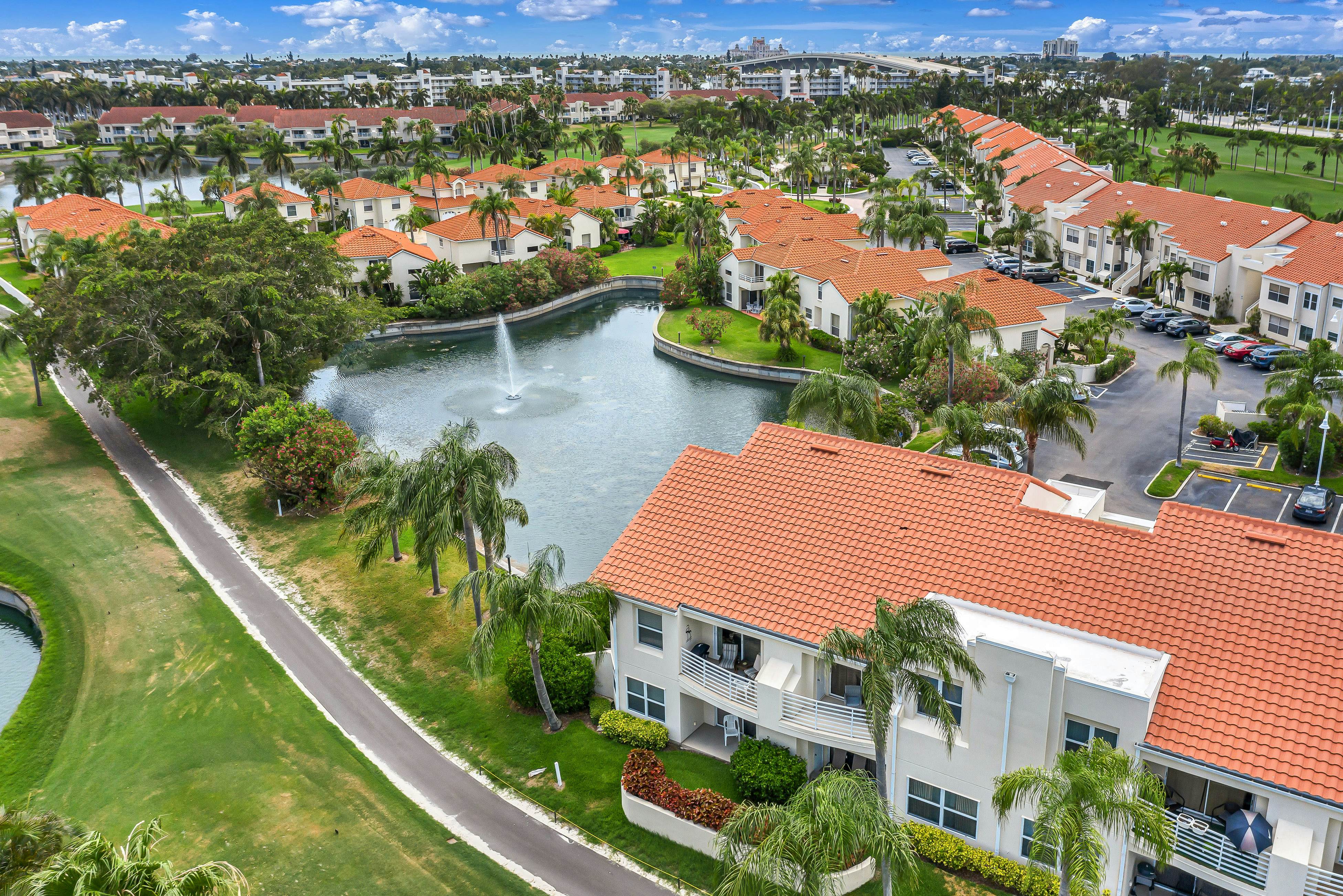2nd-Floor Condo Overlooking Country Club Greens w/Free WiFi, AC, and Shared Pool