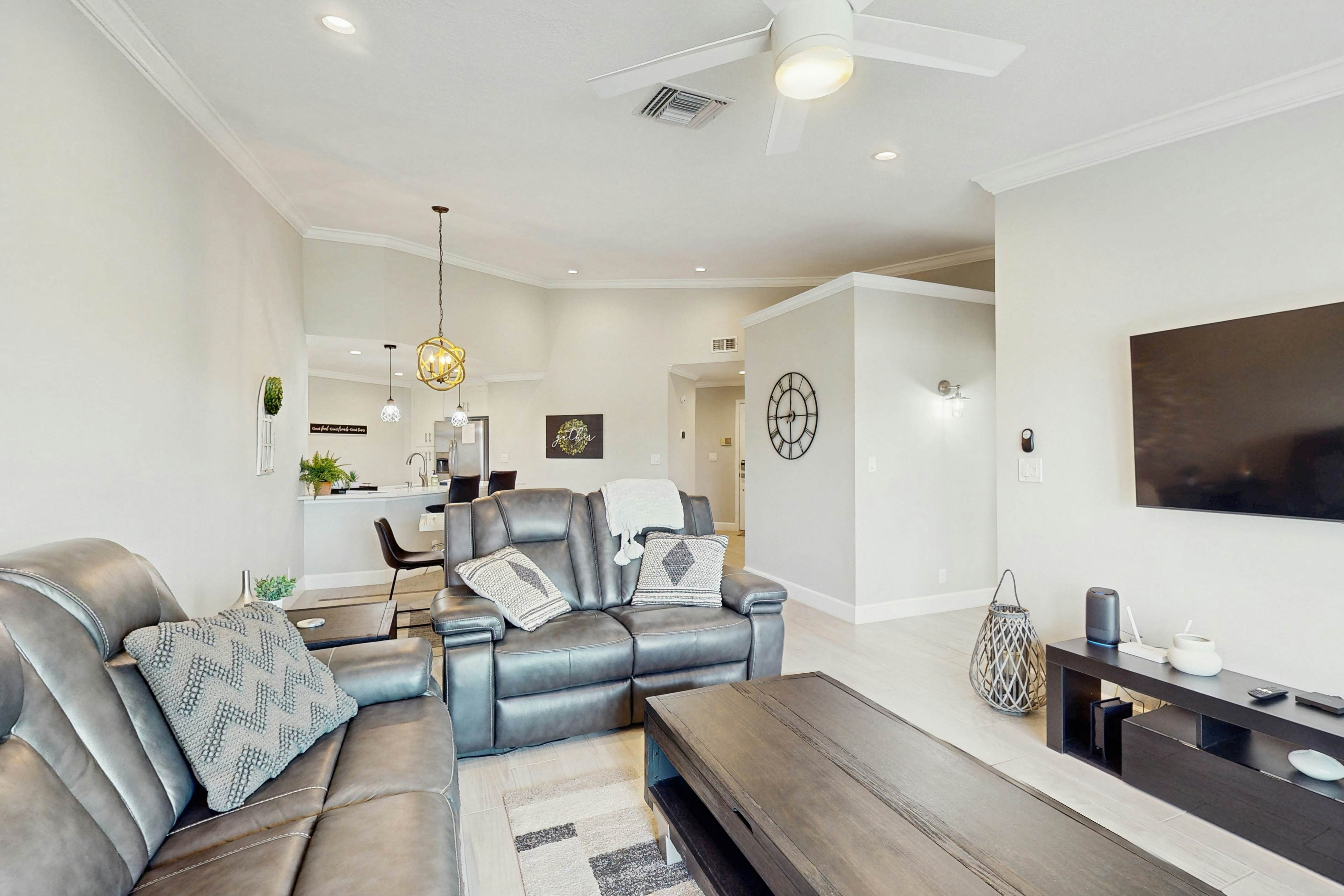 Golf-view retreat with heated pool and hot tub - central AC & private W/D