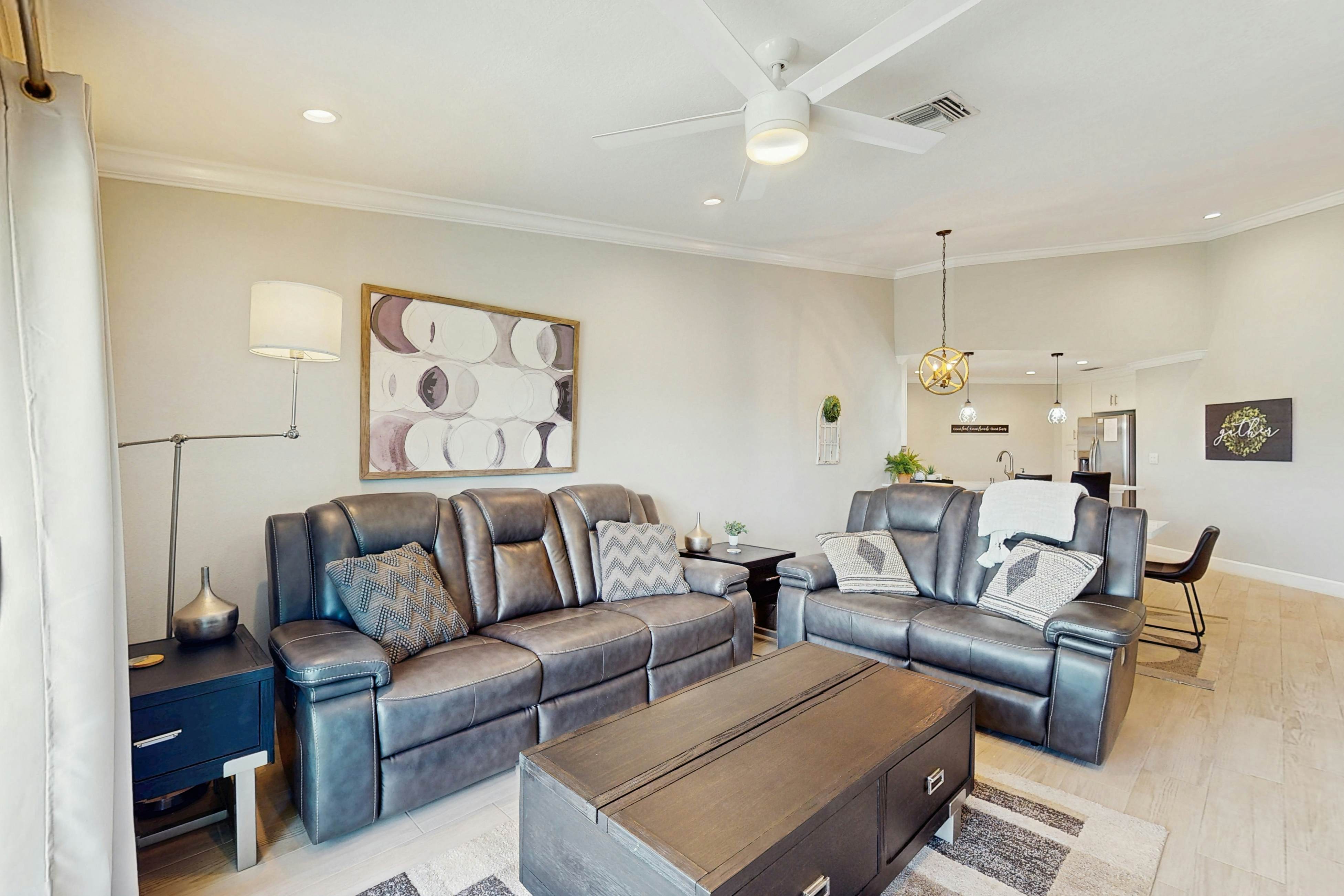 Golf-view retreat with heated pool and hot tub - central AC & private W/D