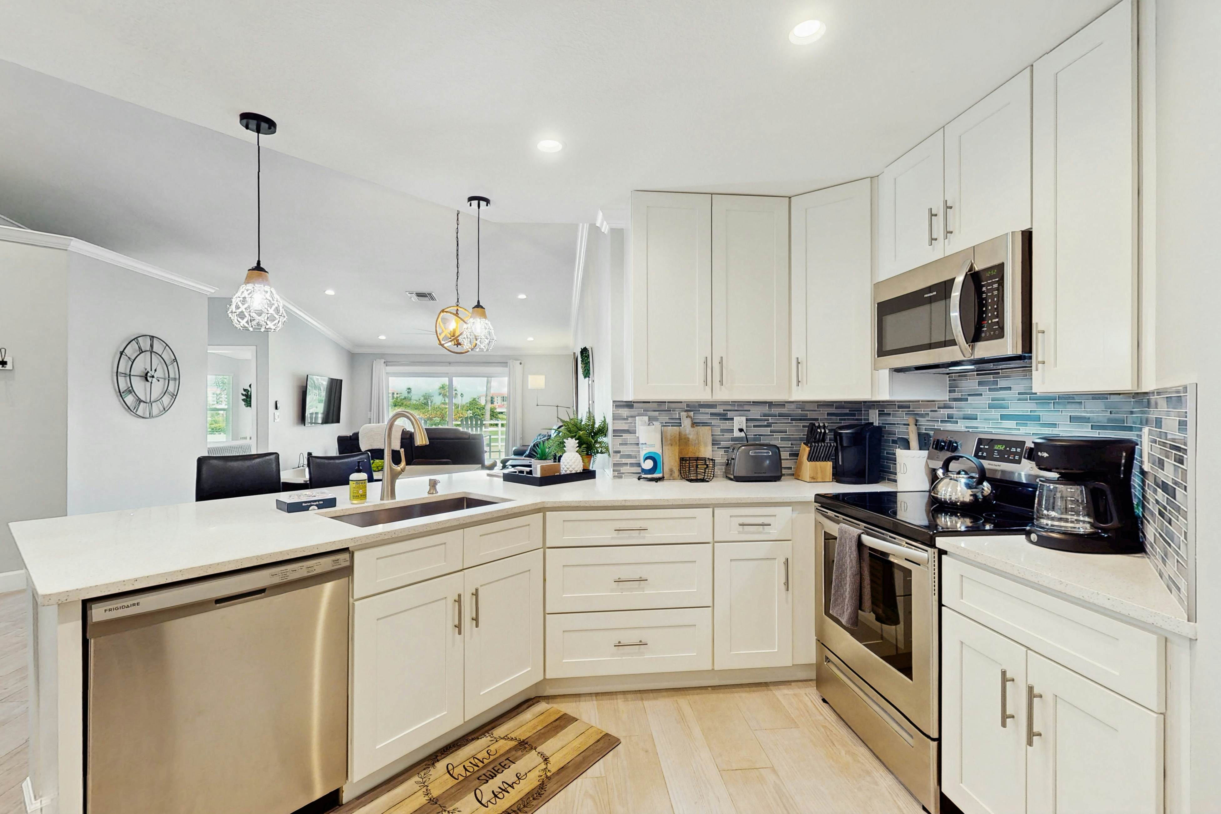 Golf-view retreat with heated pool and hot tub - central AC & private W/D