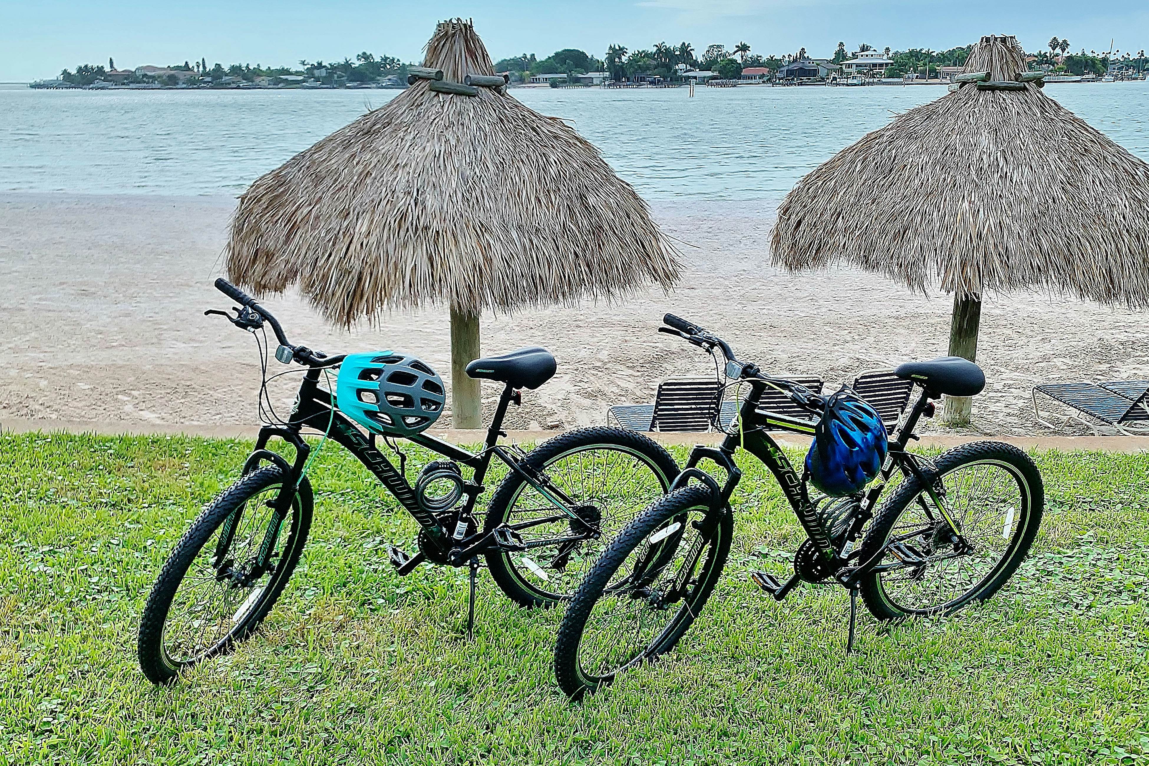 Bayfront condo near St. Pete Beach - ground-floor, pool & hot tub, central AC