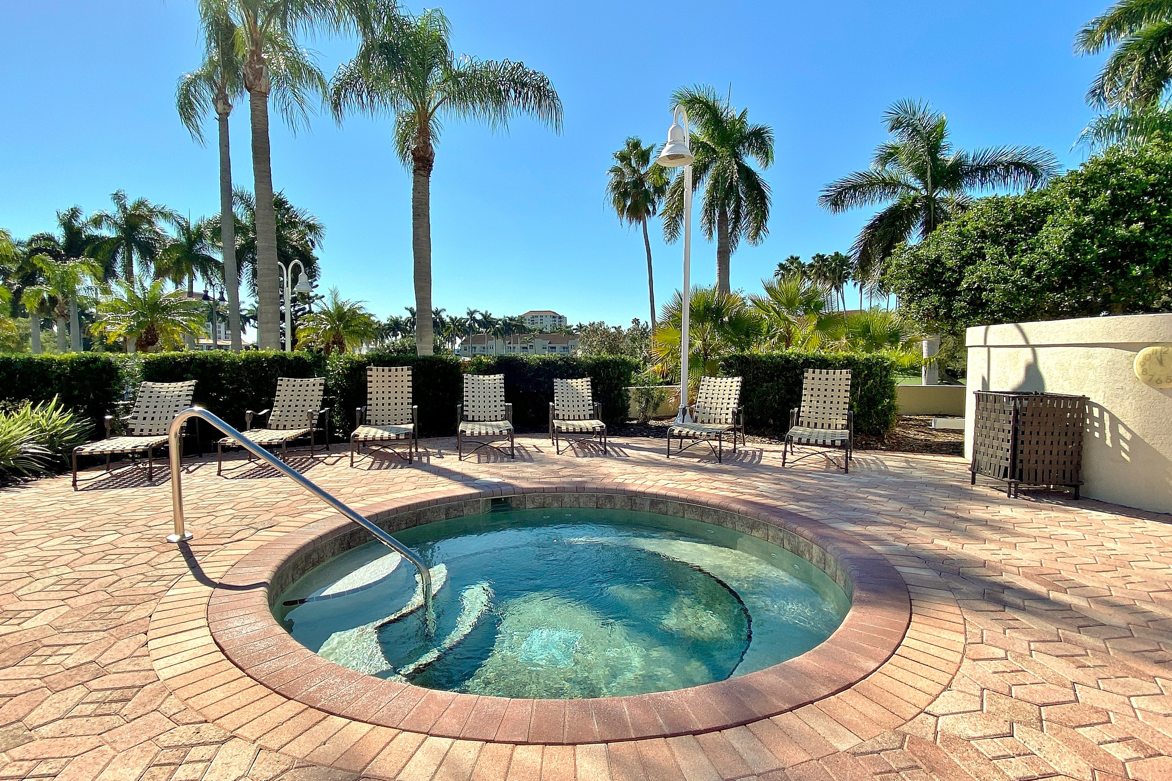 Family friendly condo with golf course views pool hot tub balcony and fast WiFi