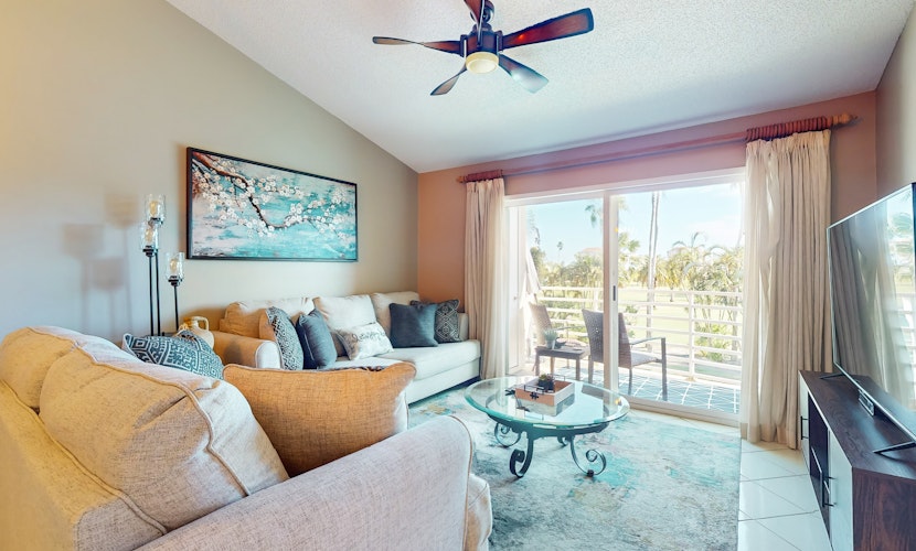 Golf Course View front condo with pool and private beach access snowbird friendly